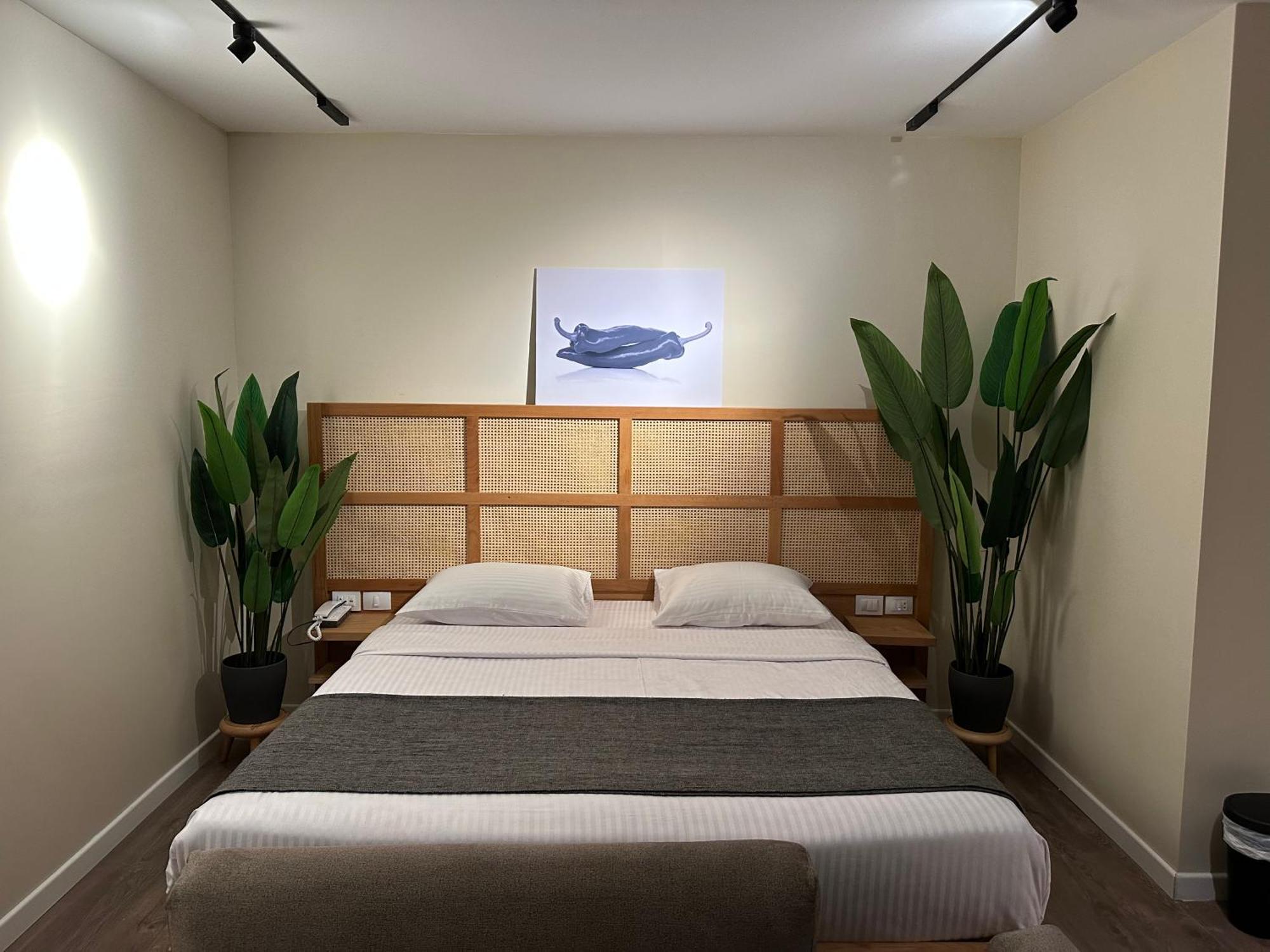 69 Love hotel