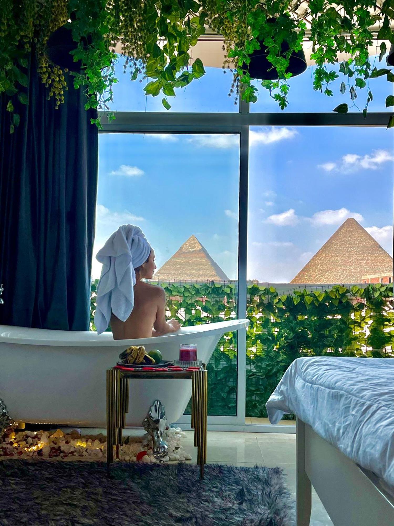 Apartment Jacuzzi Pyramids View *