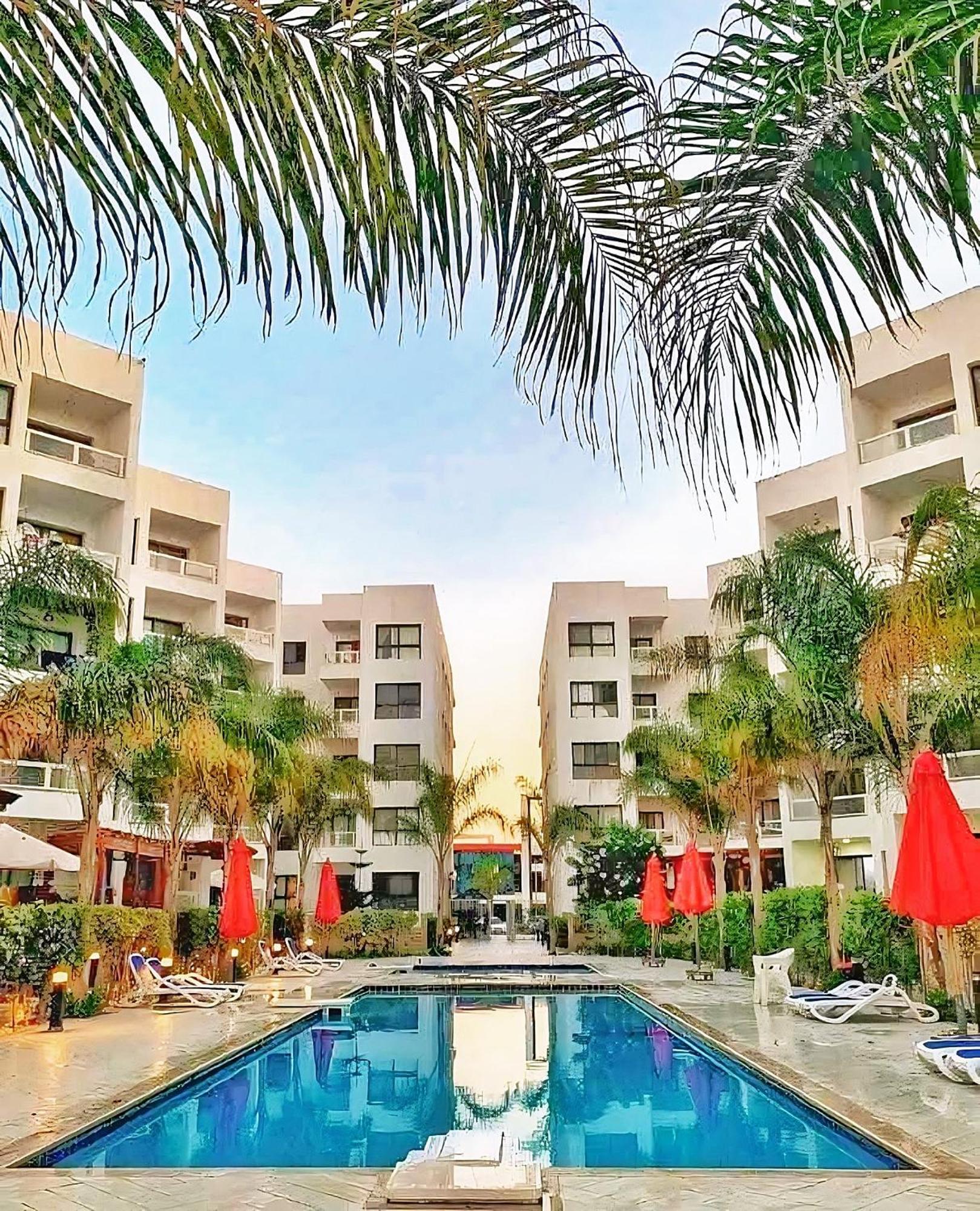 ملكى صف اول بحر بورتو سعيد Aparthotel *