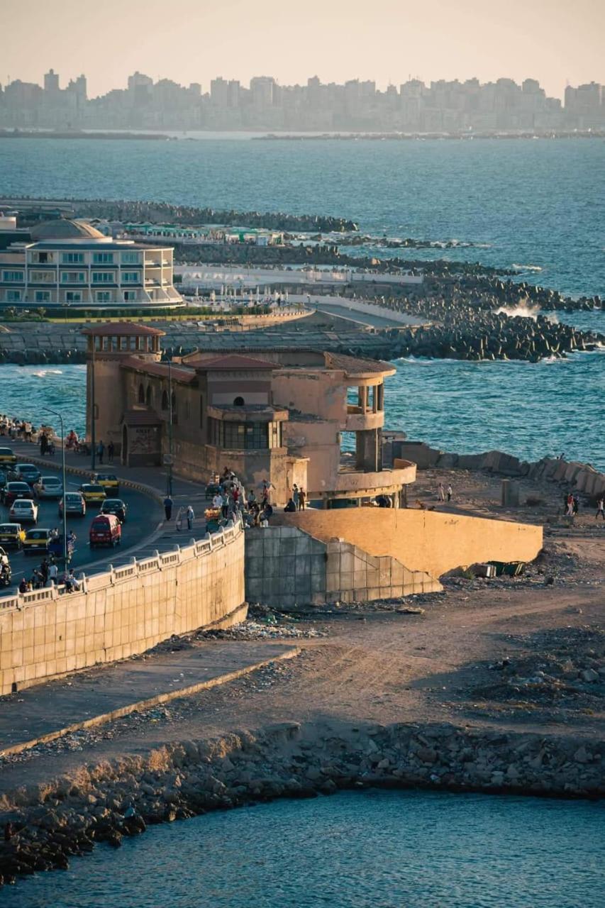 ساحرة مع اطلالة بانوراميه على البحر * Alexandria