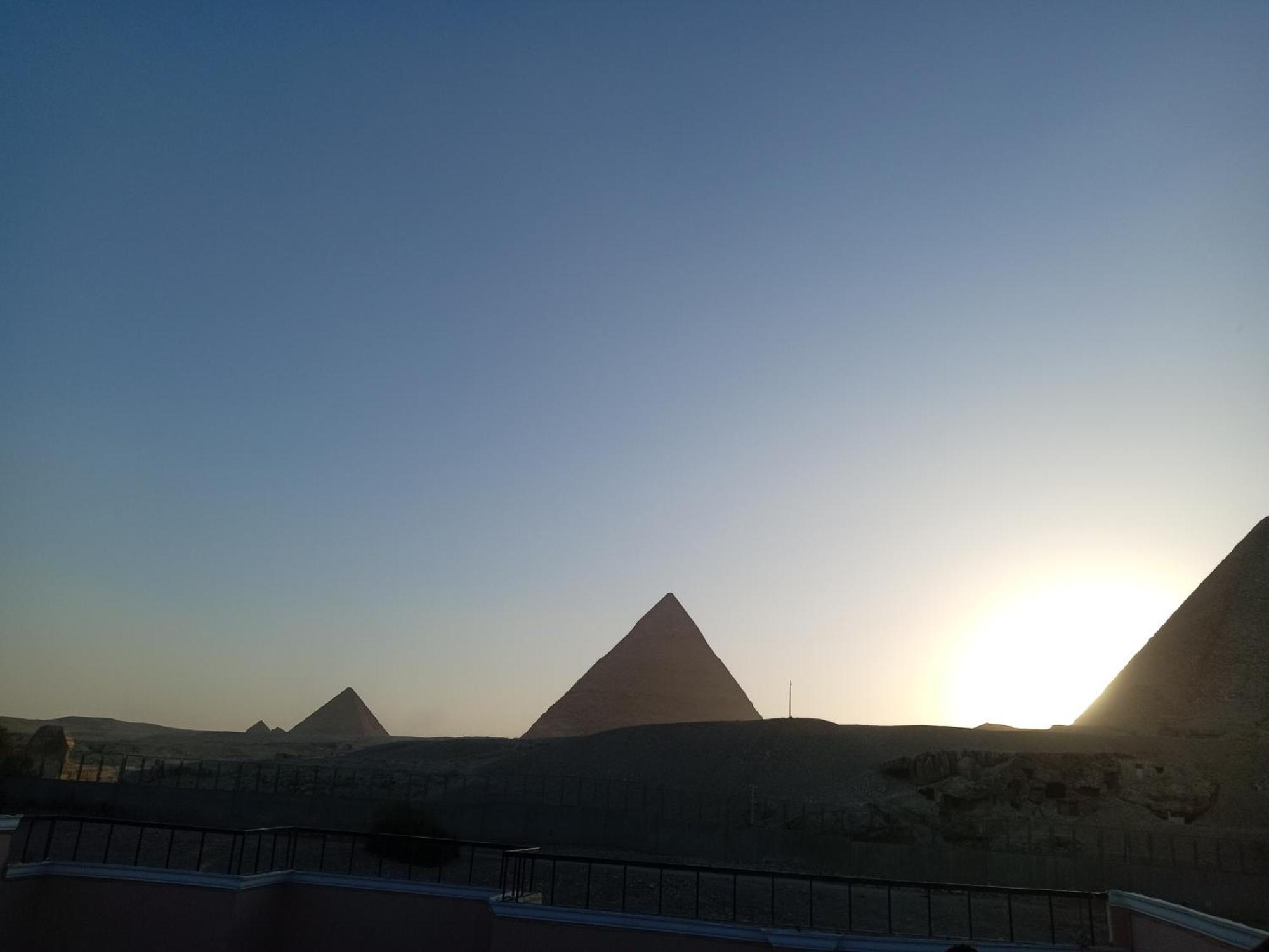 Grensha Pyramids Guest house