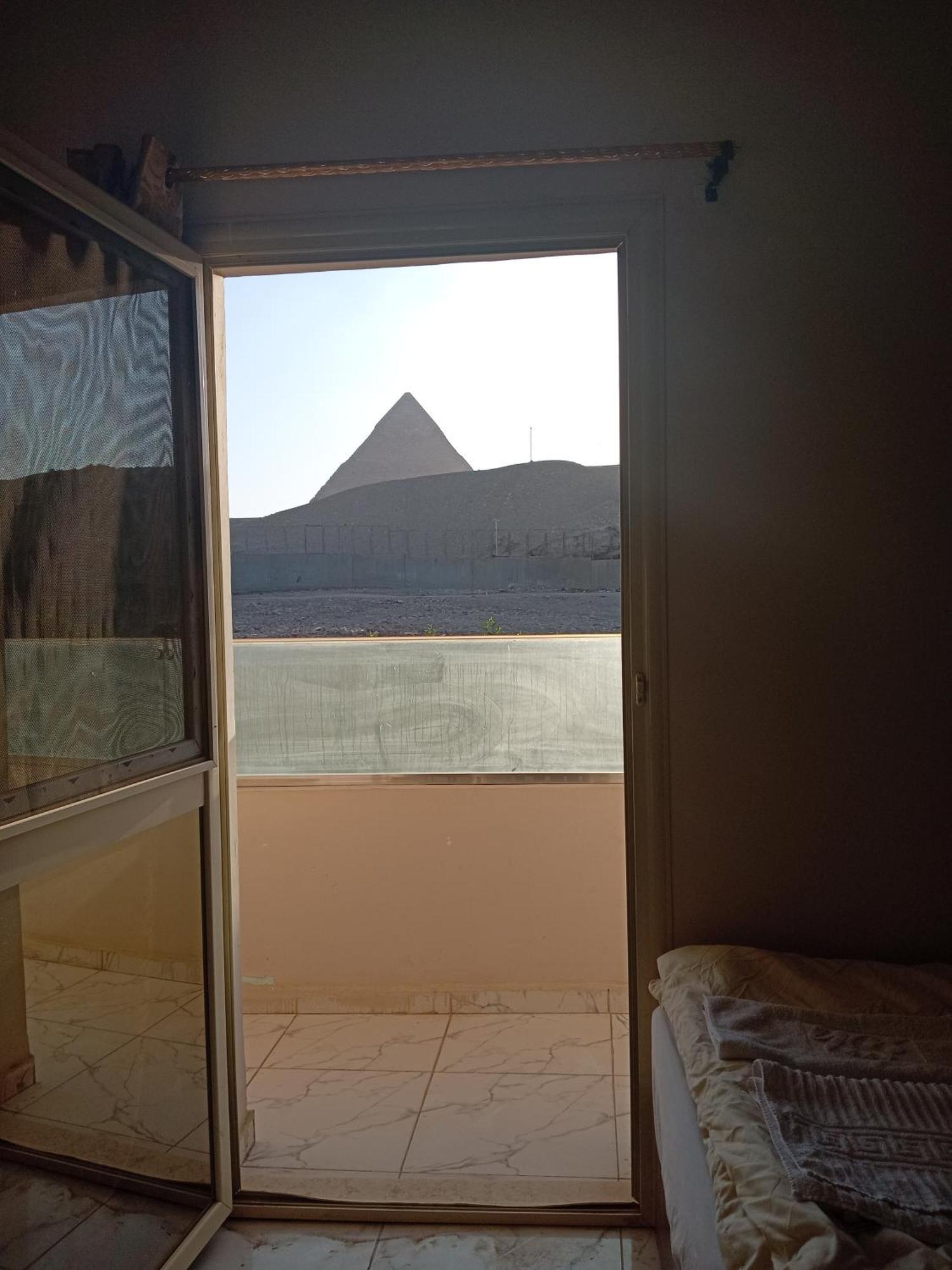Grensha Pyramids Guest house *