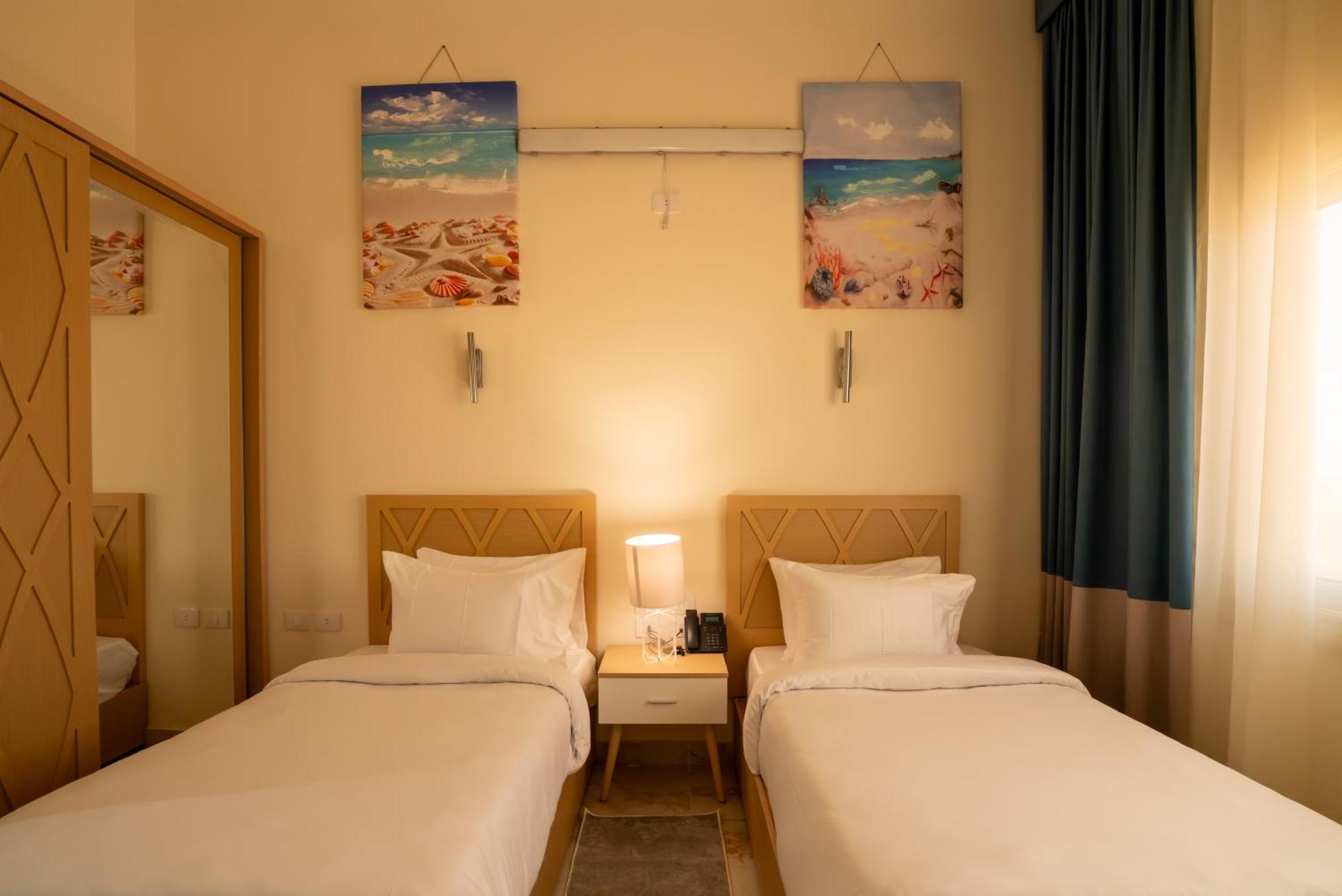 Hotel Azal Lagoons 5*