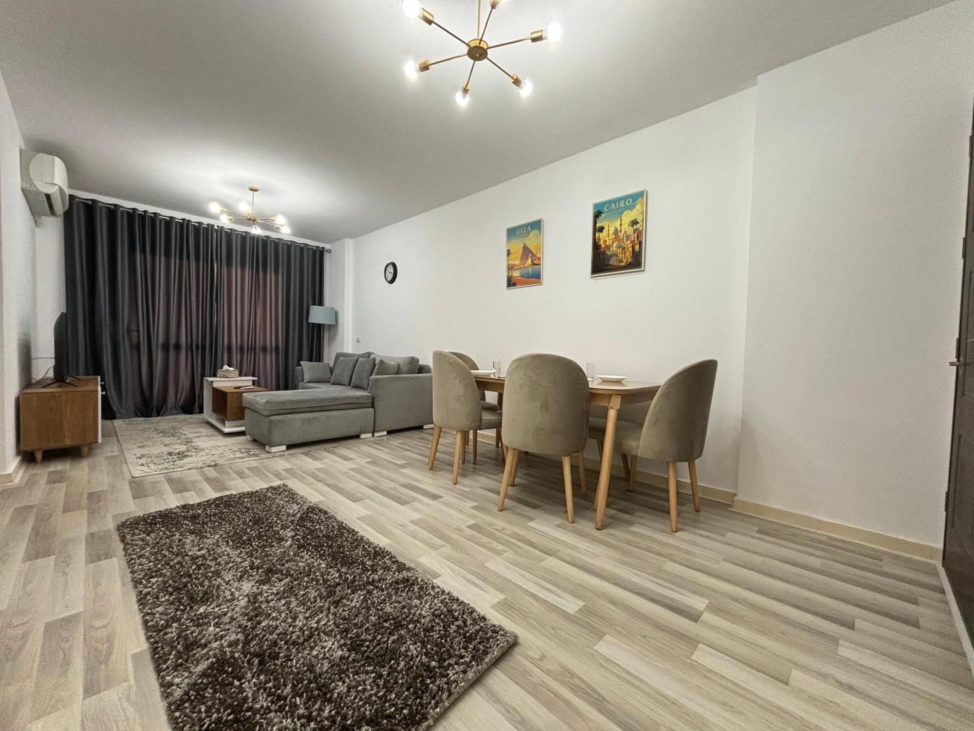 Apartment Luxury Inn: 2br Amazing Location In B11 Madinaty