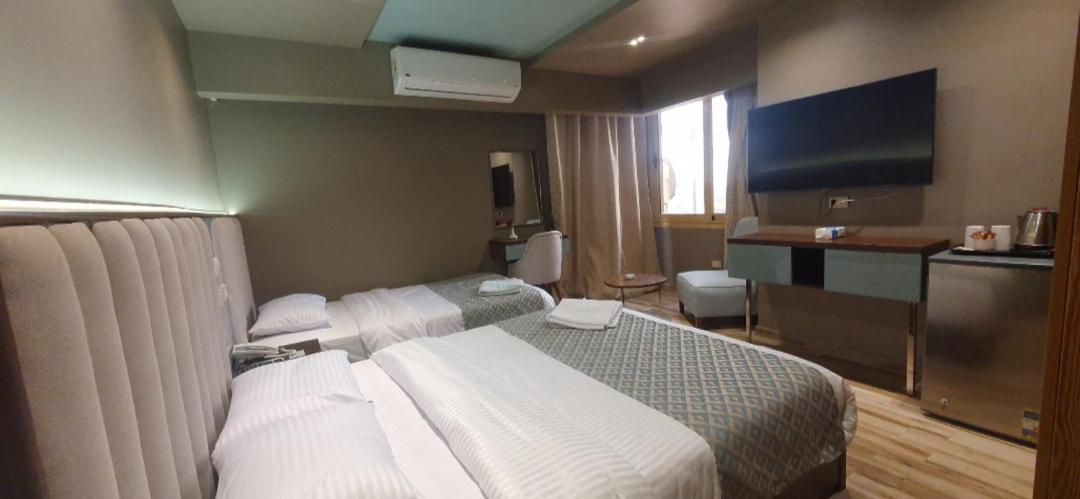 Hotel Grand Bayan & At Nile Plaza