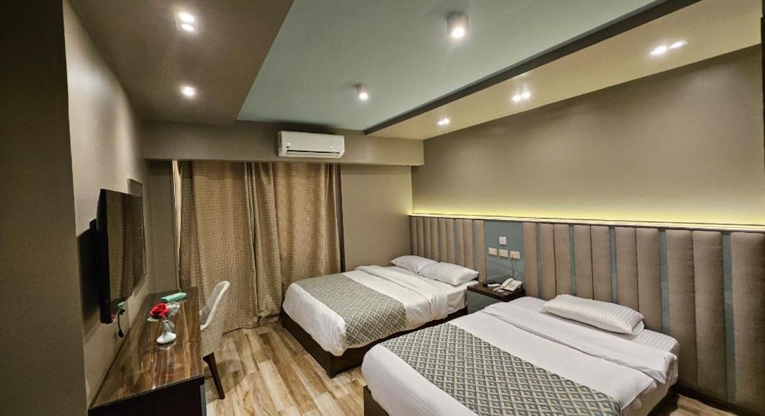 Otel Grand Bayan & At Nile Plaza 2*