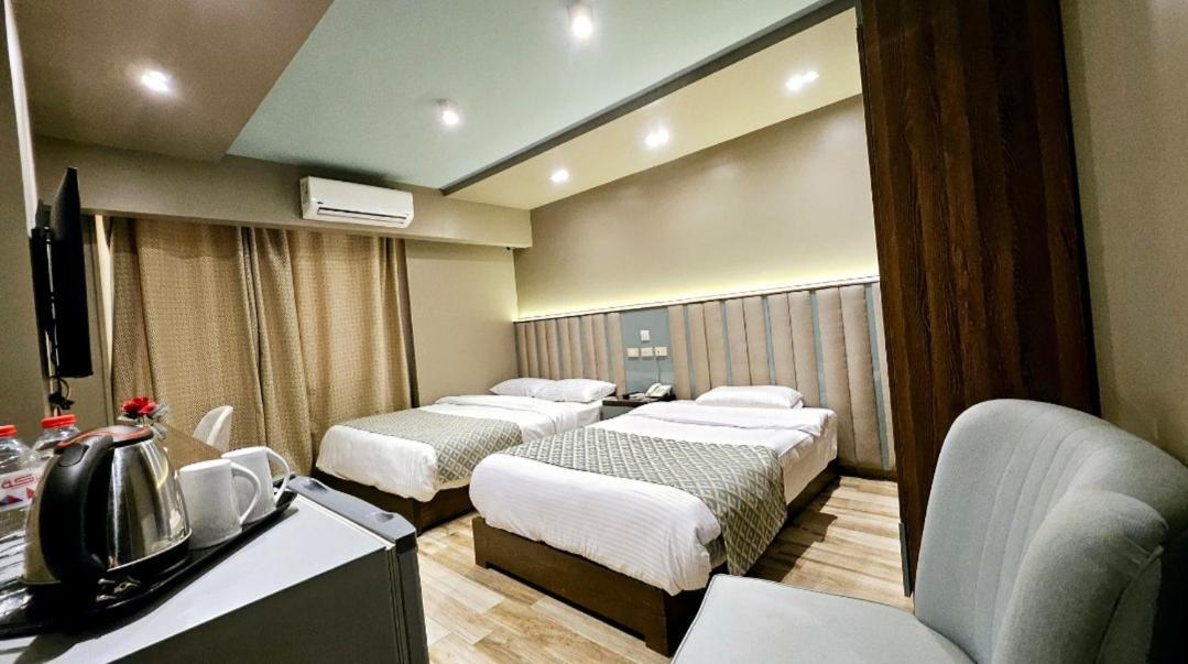 Hotel Grand Bayan & At Nile Plaza