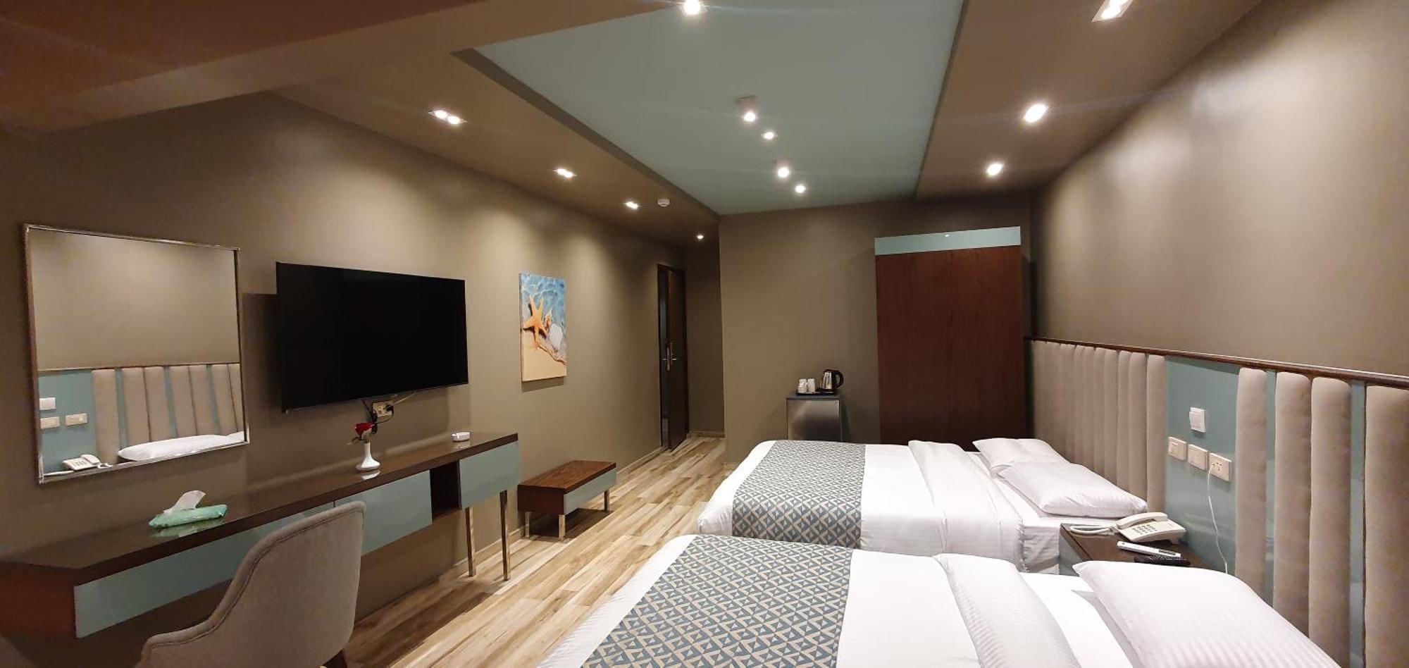 Grand Bayan & At Nile Plaza 2*