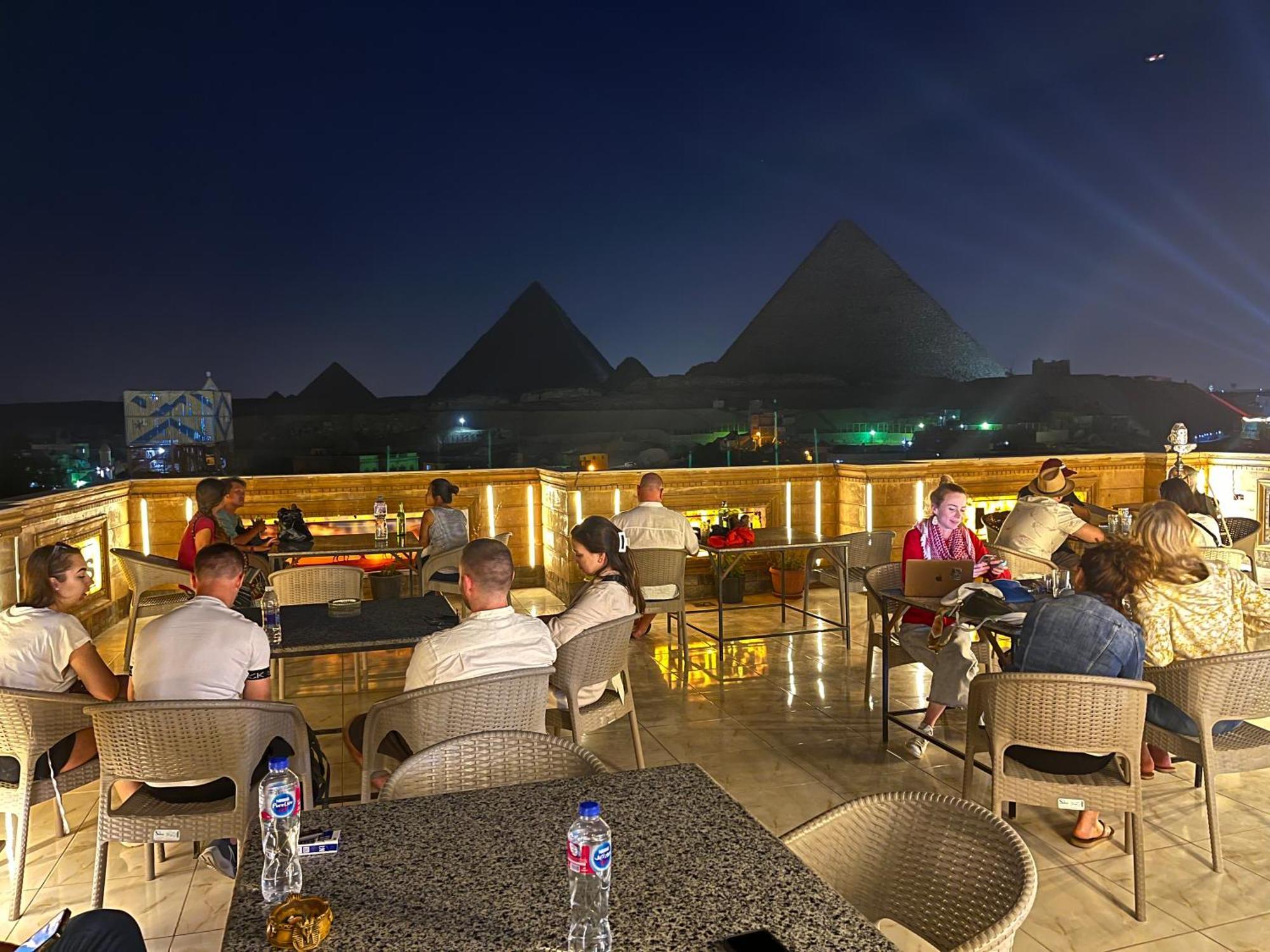 Queen Isis Pyramids View Hotel *