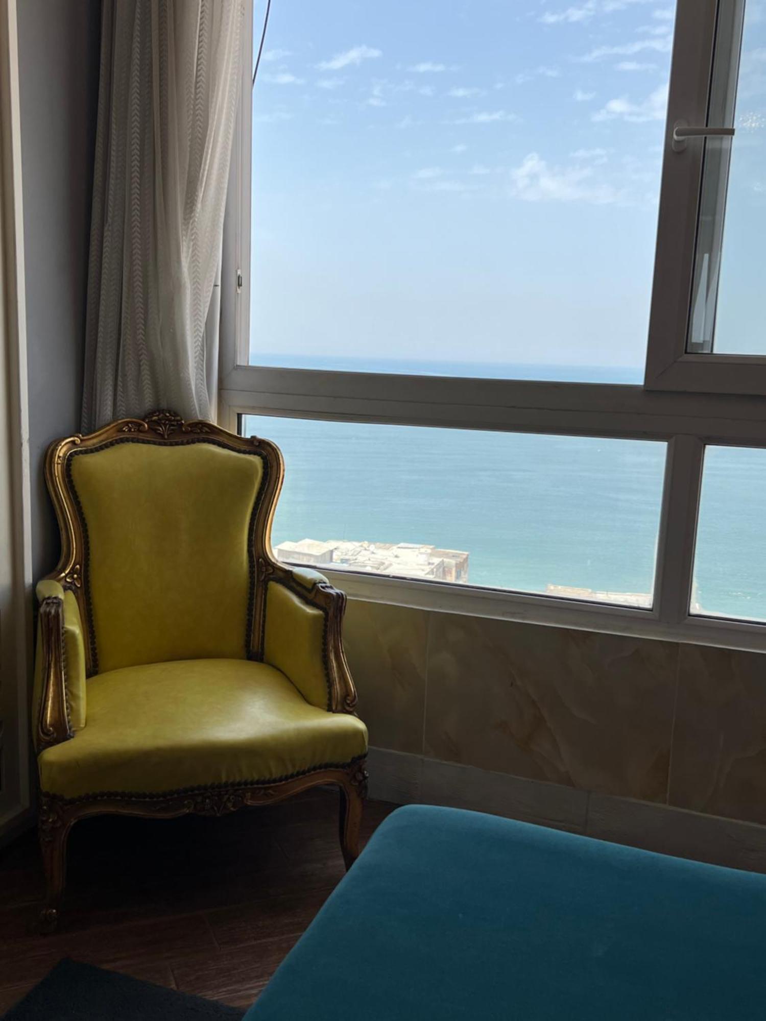 Downtown Sea View Apartment *