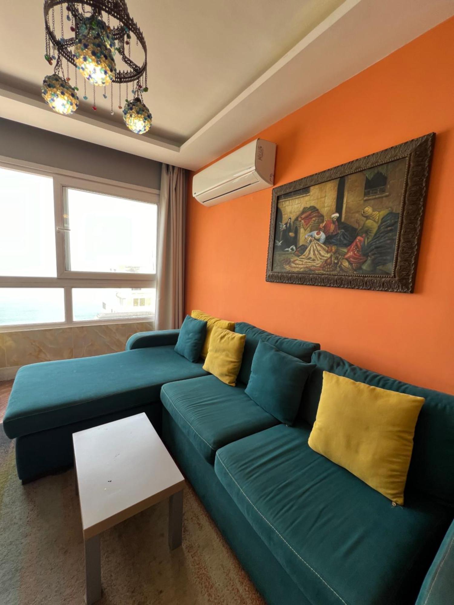 Downtown Sea View Apartment *