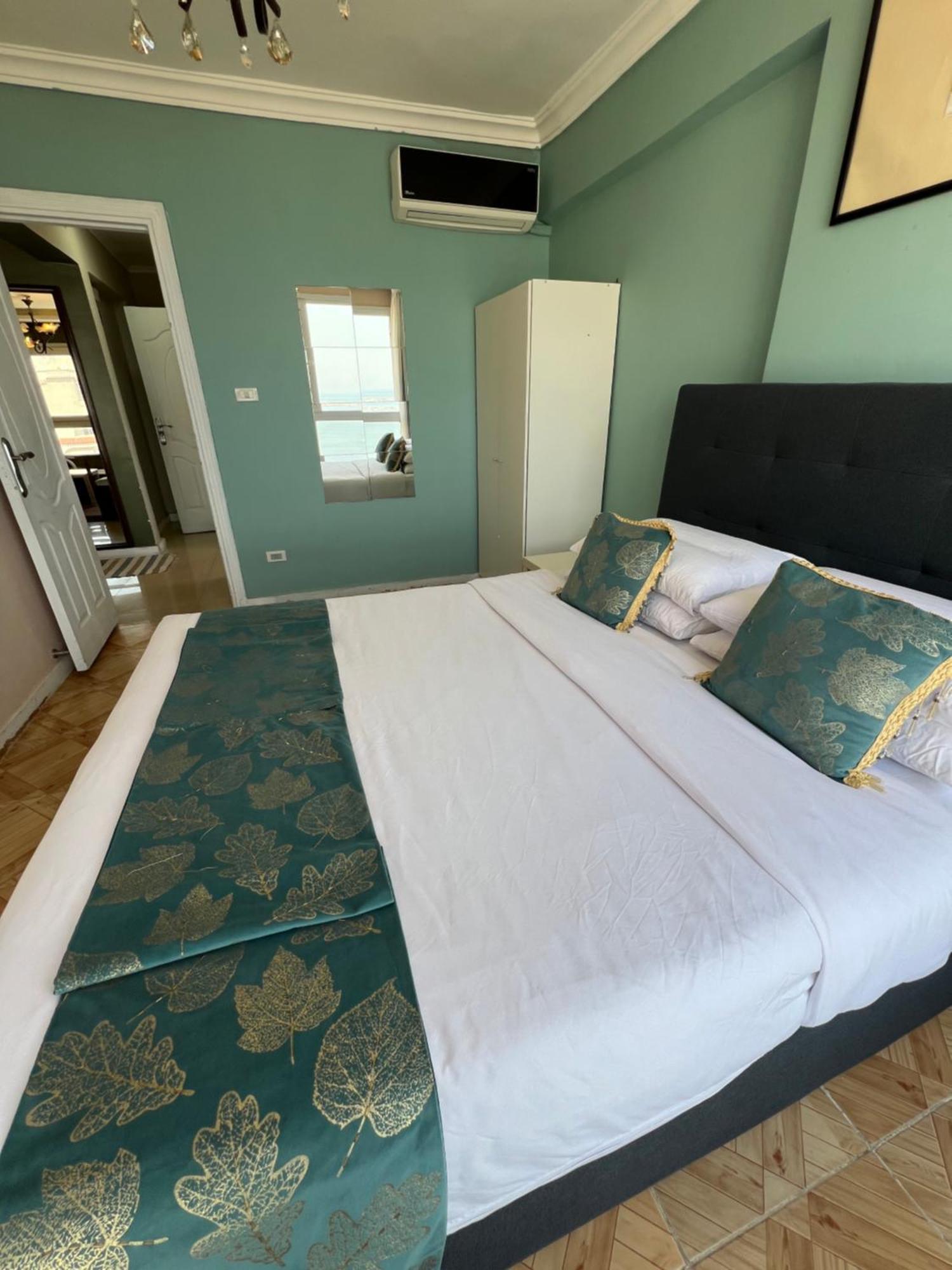Downtown Sea View Apartment Alexandria