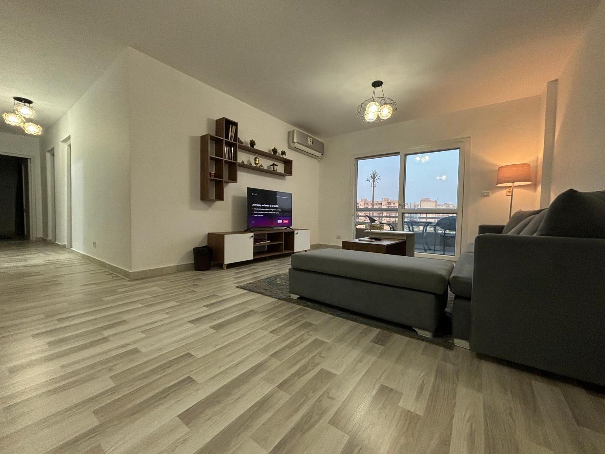 Luxury Inn: 3br Amazing View In B6 Madinaty