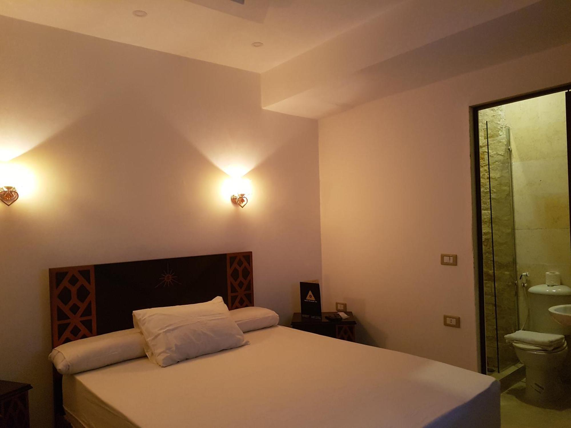 Sahara Pyramids 3*
