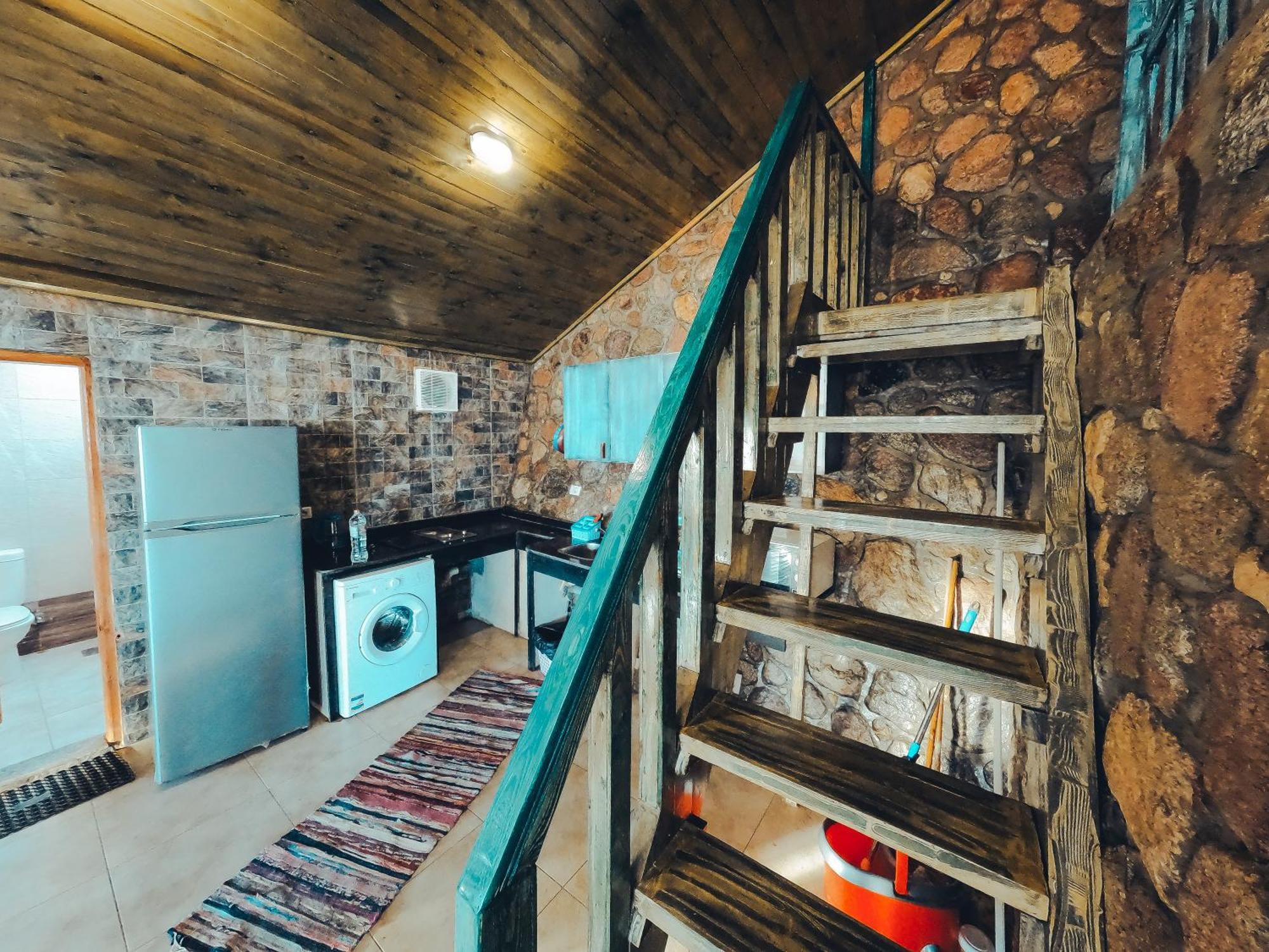 New Moon Island Camp Lodge *