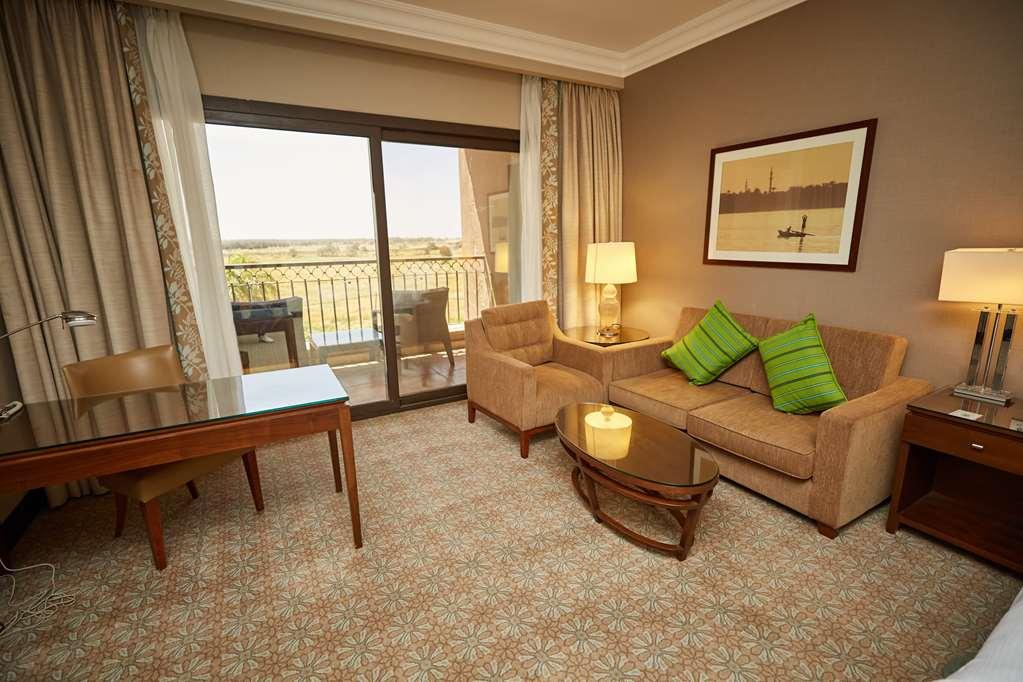 Hilton Alexandria King's Ranch Complex