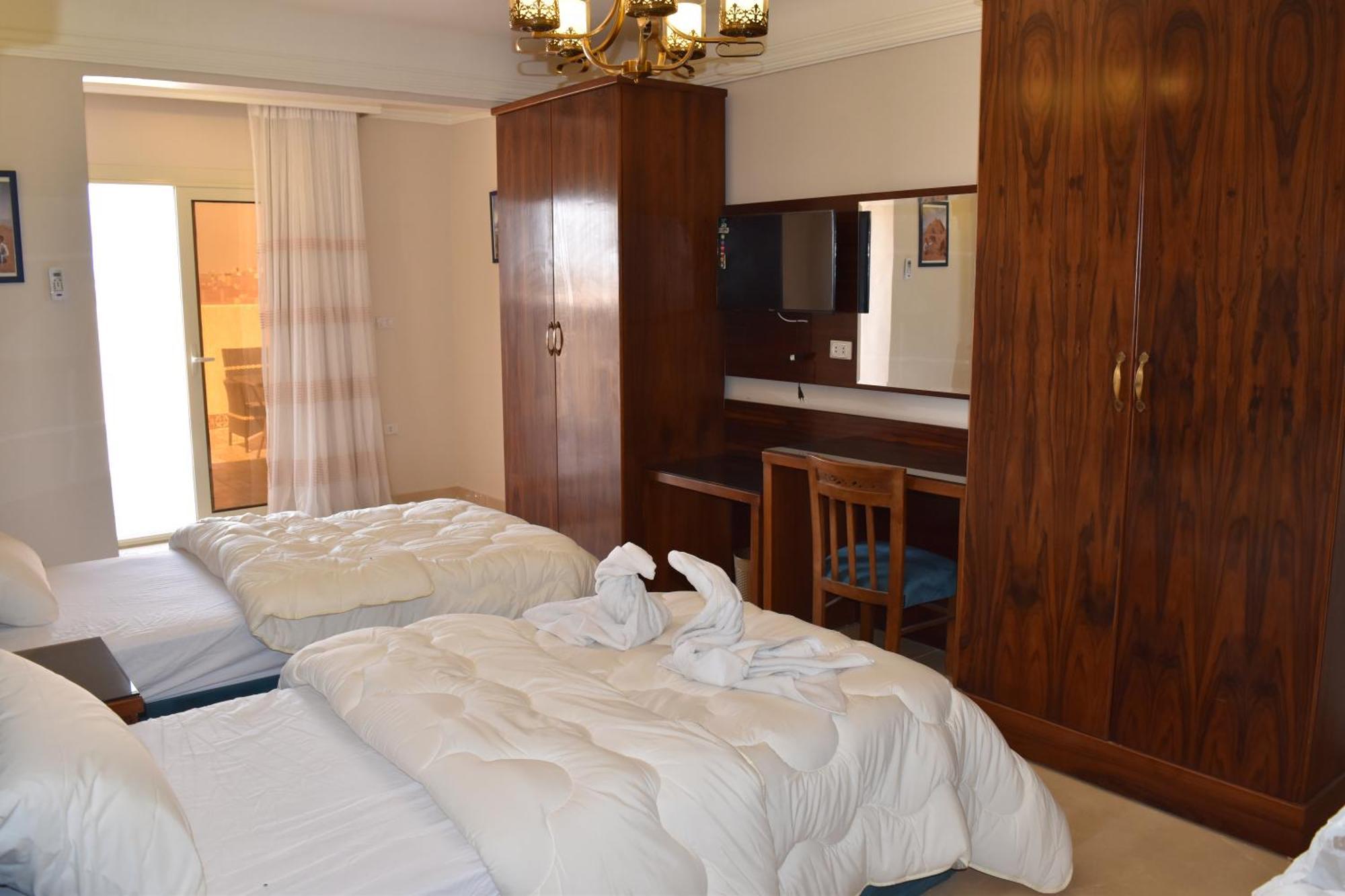 Rihana Pyramids Hostel