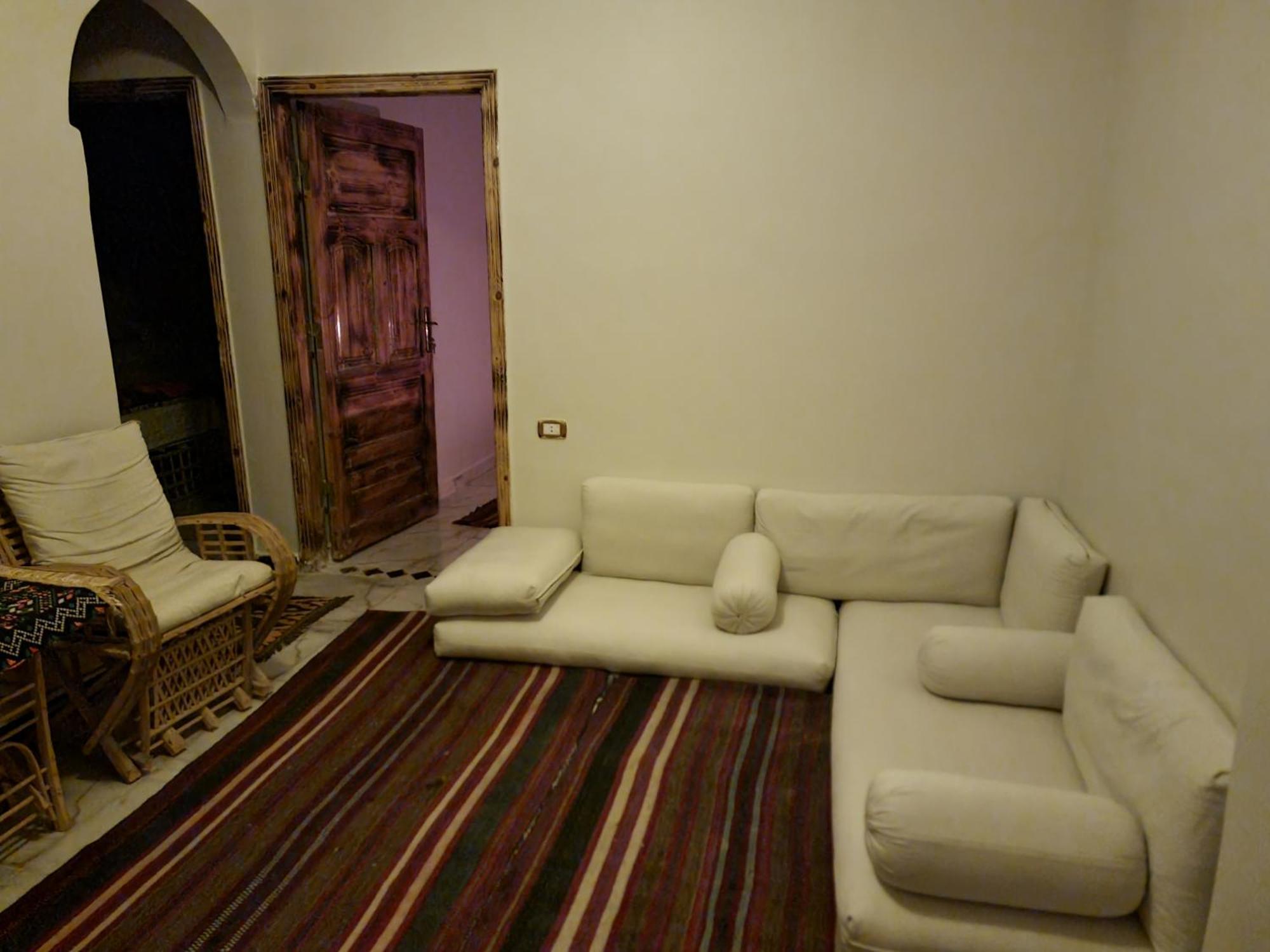 Quiet Apartment *