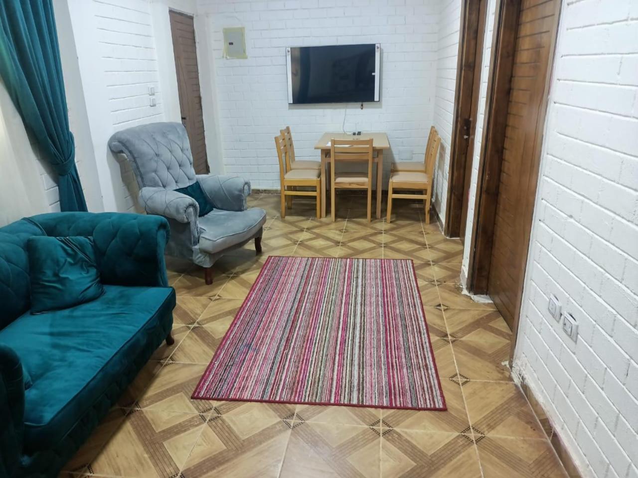 Anubis Kingdom Pyramids Hostel Kafrat al Jabal