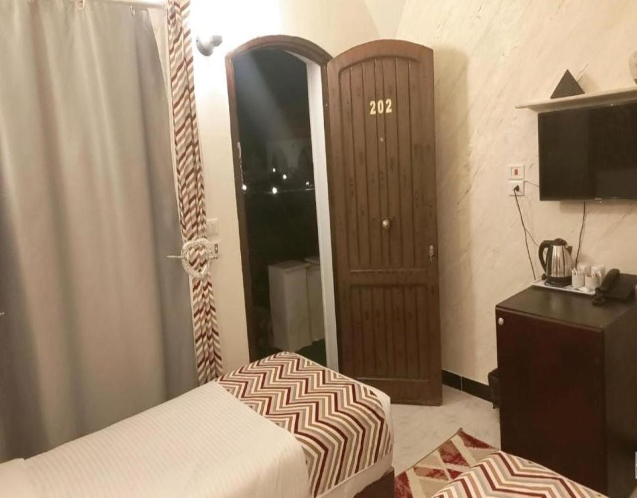 Dolphin Continental Hotel