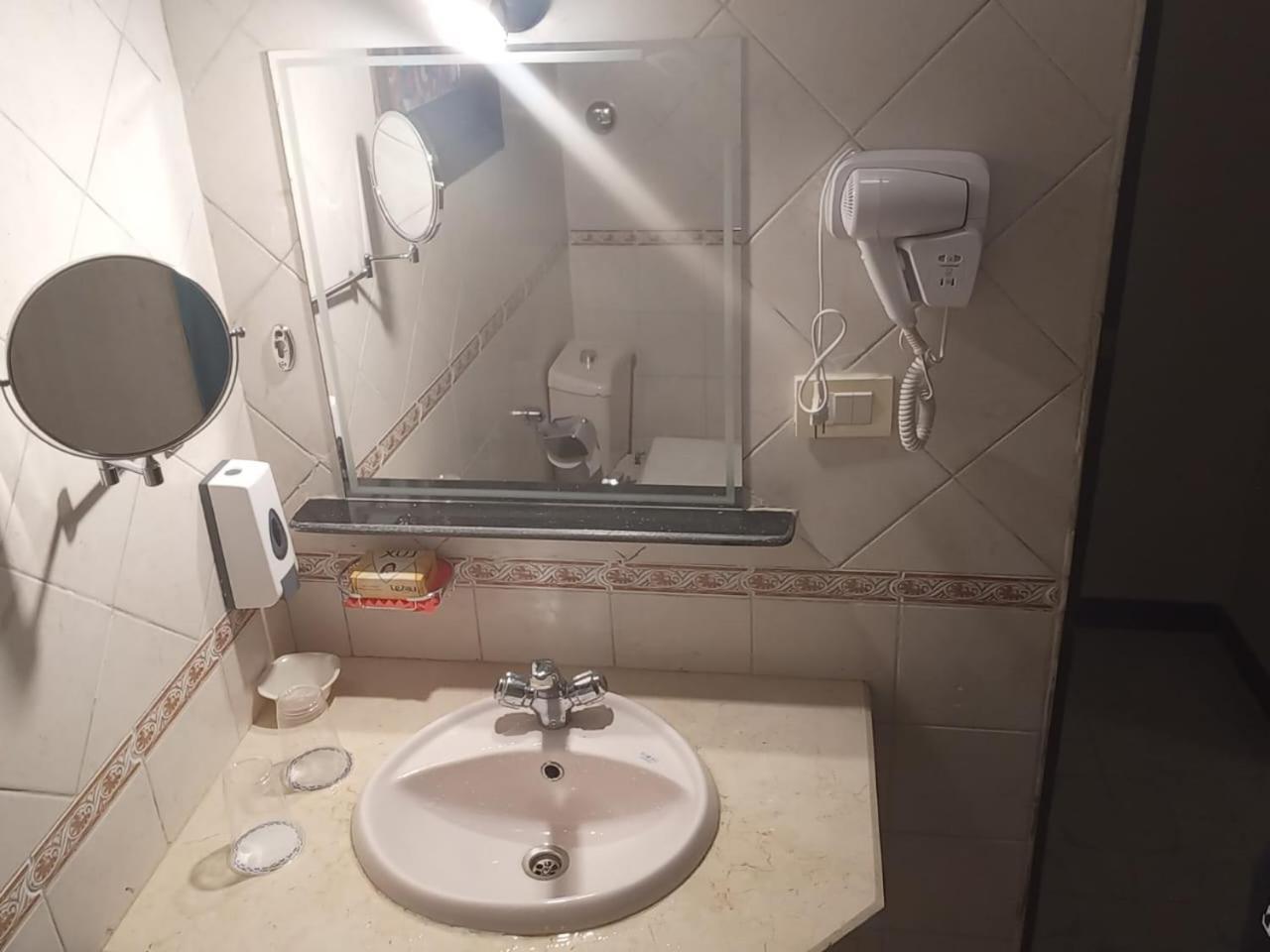 Hotel Dolphin Continental 3*