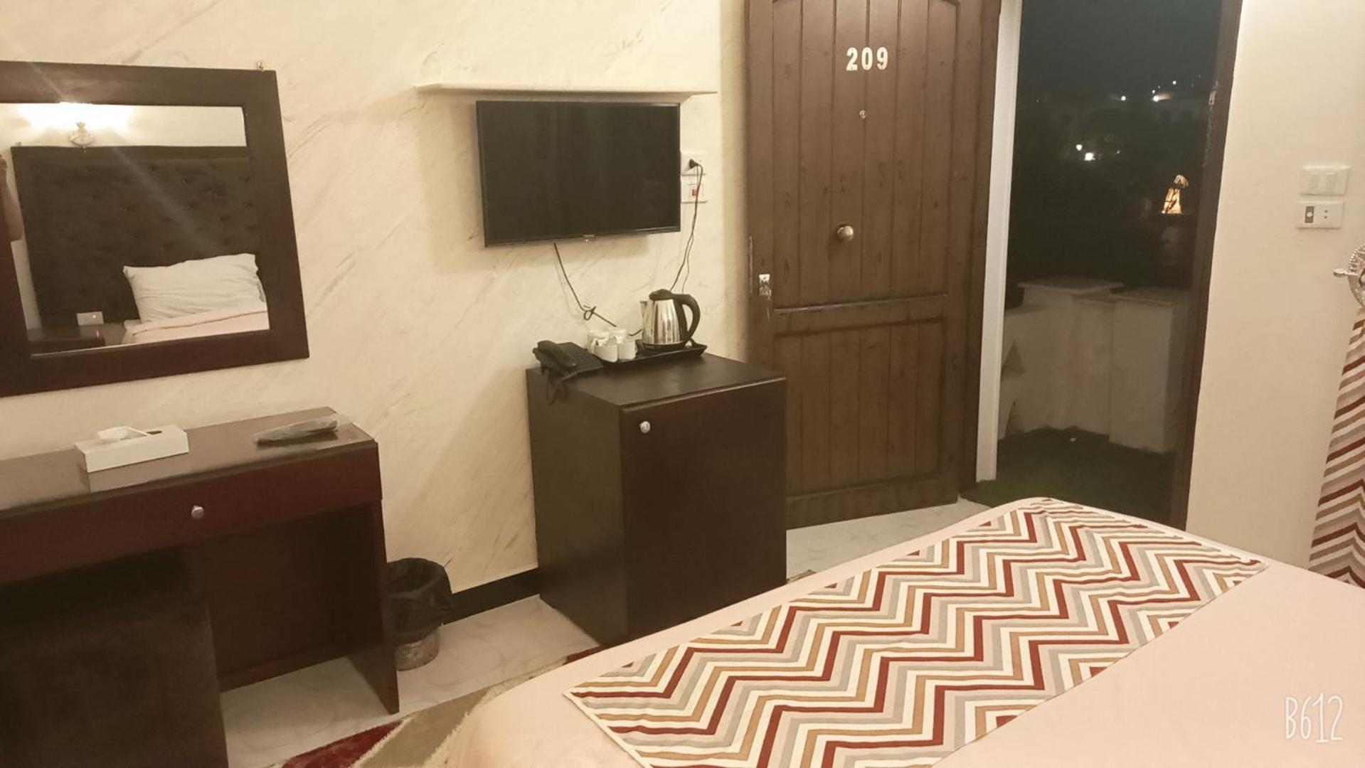 Dolphin Continental Hotel 3*