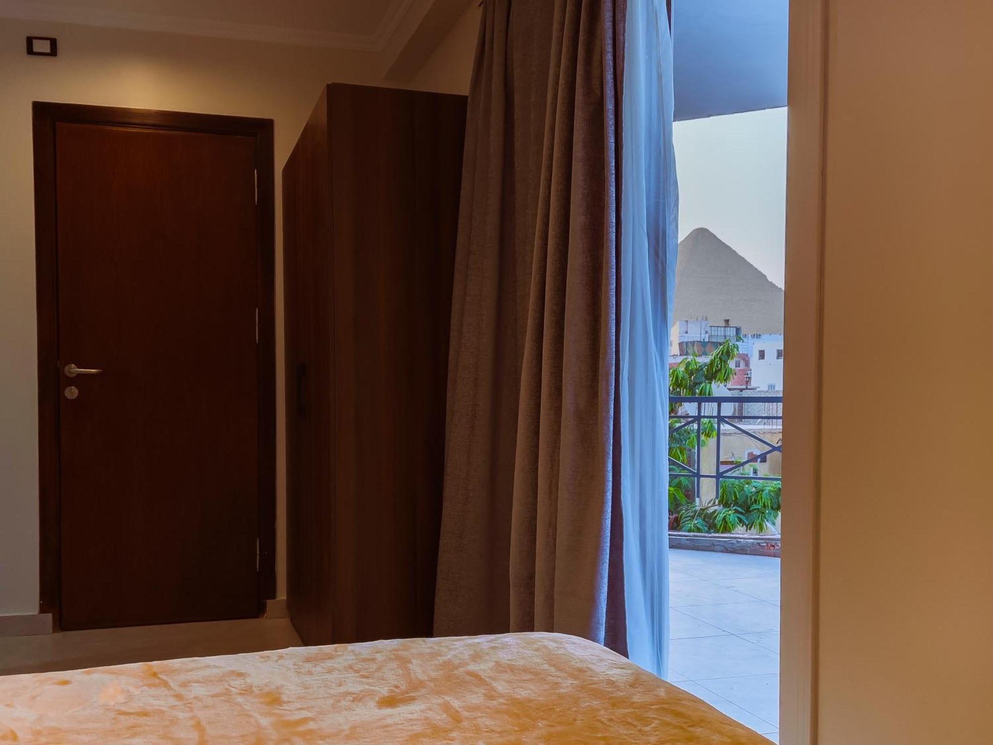 King Khufu Pyramids View Hotel Kafrat al Jabal