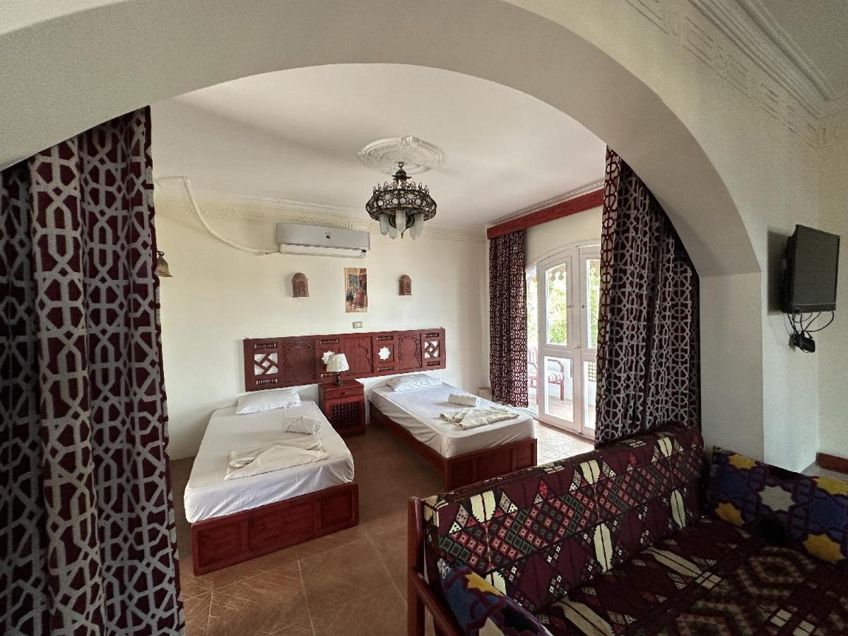 Ali Baba Hostel *