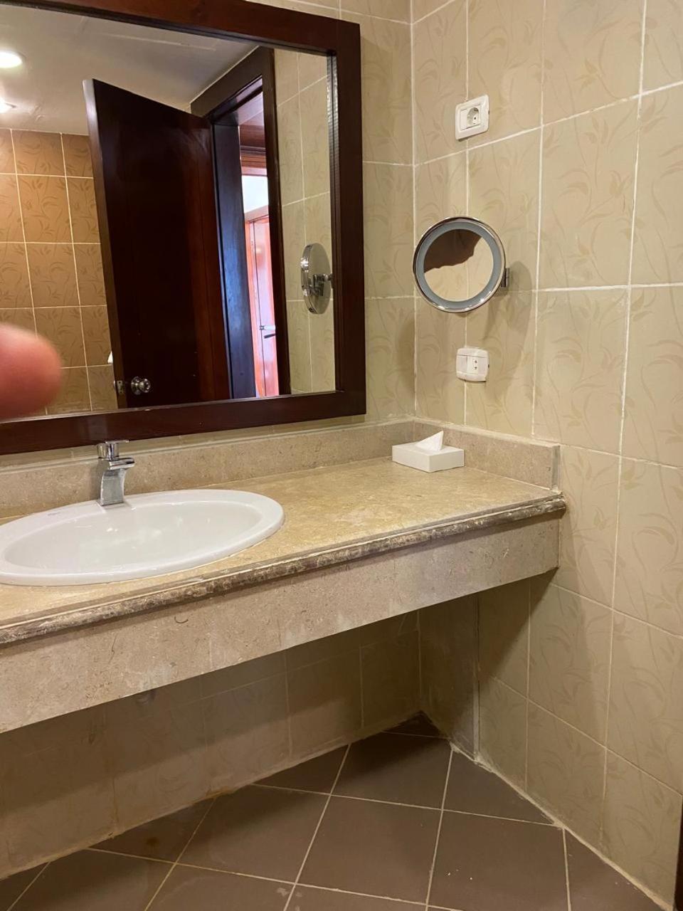 Complex Grand Waha