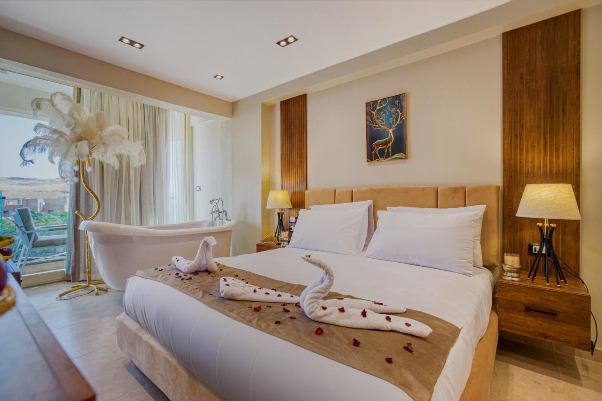 Gaia Pyramids Guest house Kafrat al Jabal