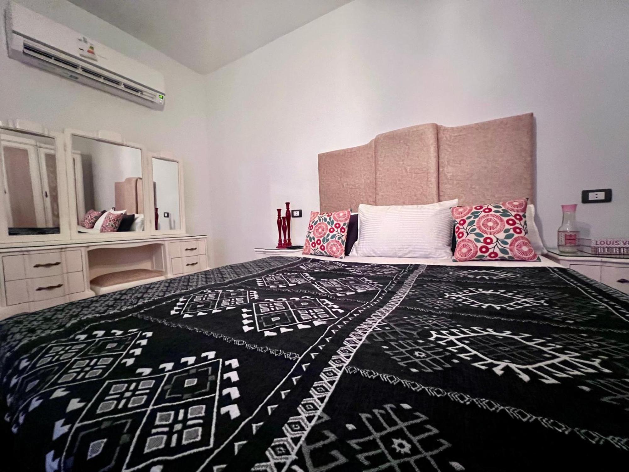 Ma Maison Gleem, Alexandria