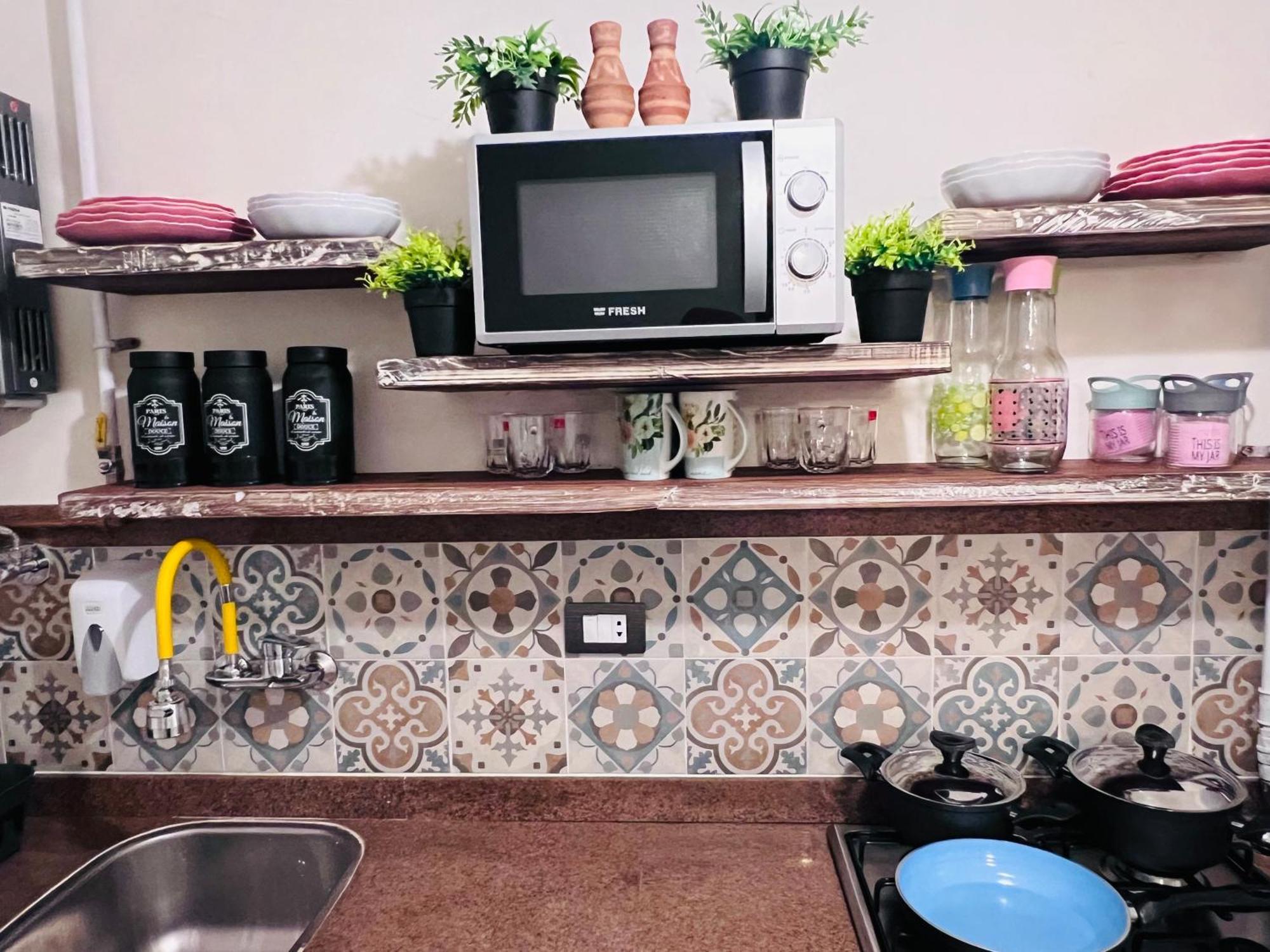 Ma Maison Gleem, * Alexandria