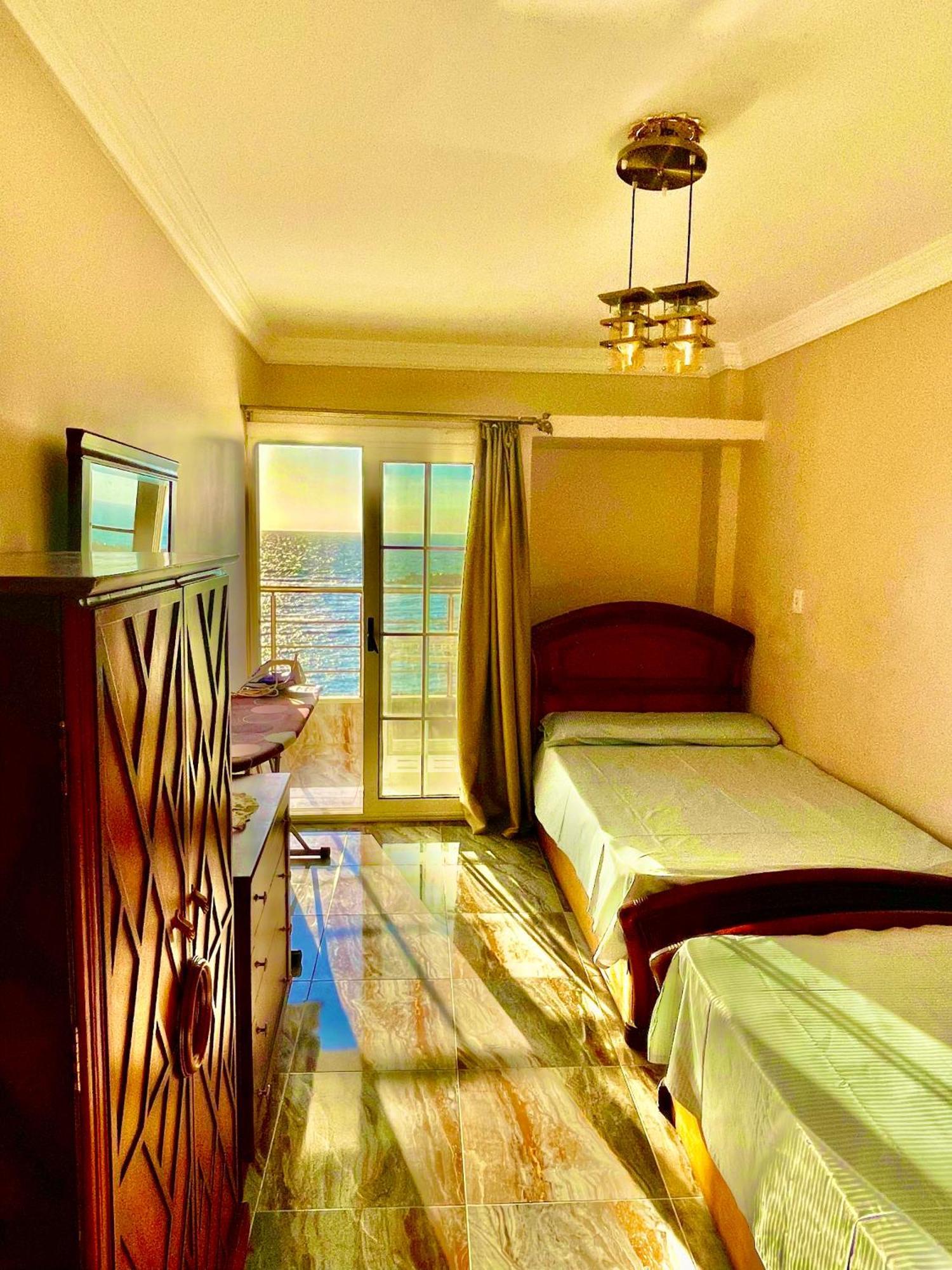 Italian Apartment *