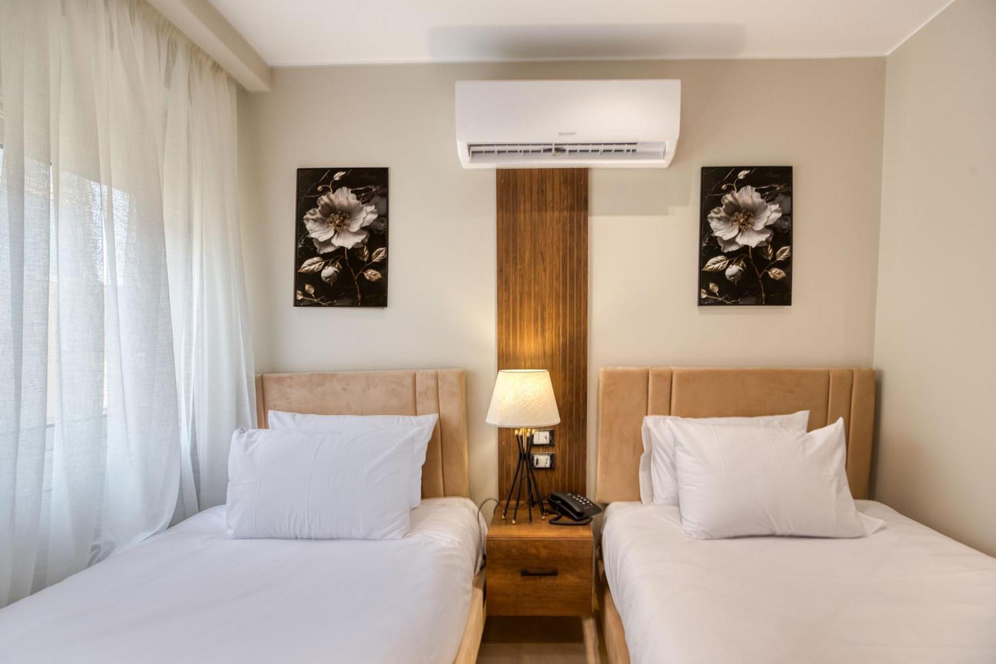 Gaia Pyramids Guest house