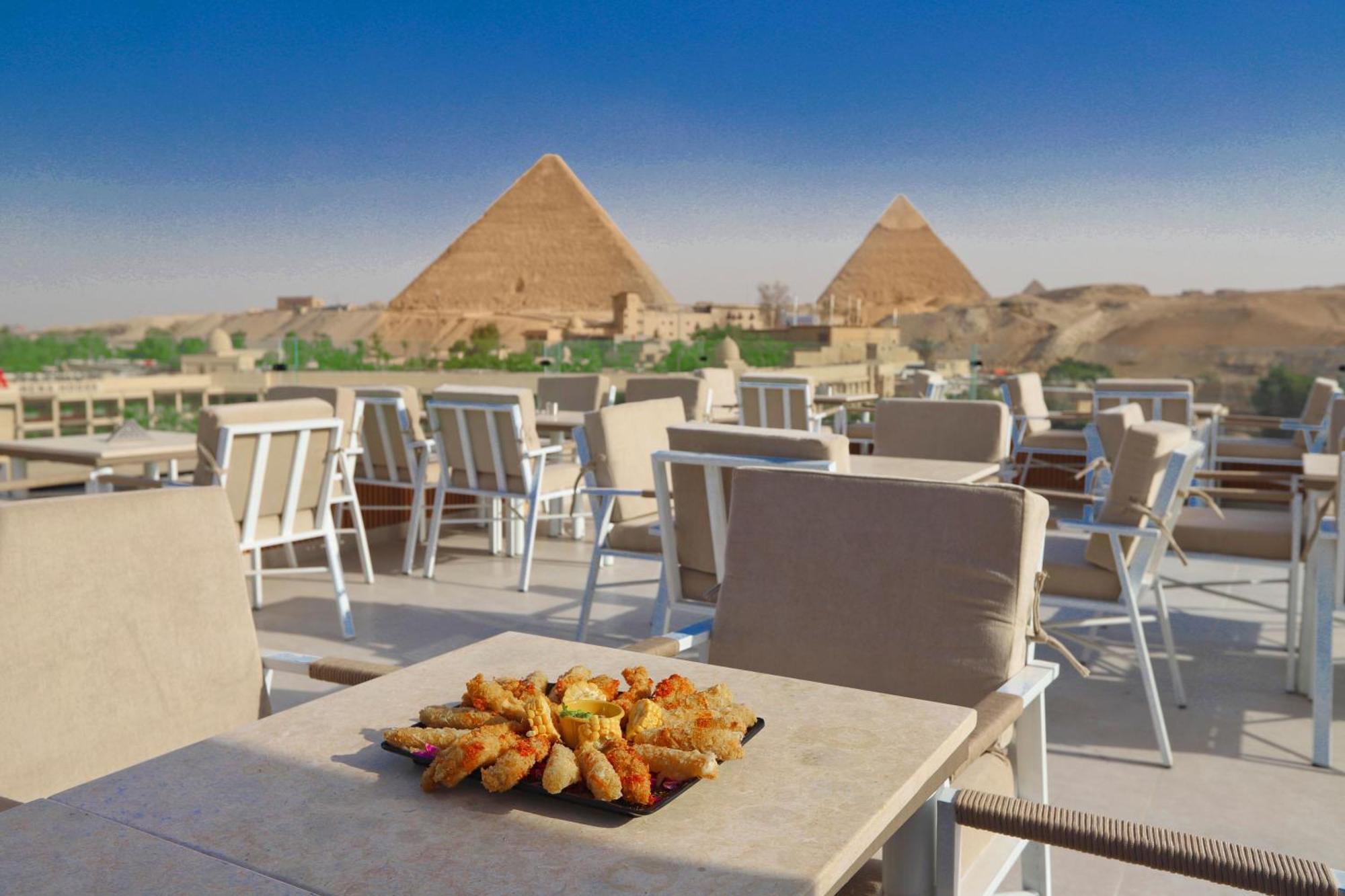 Gaia Pyramids Guest house *