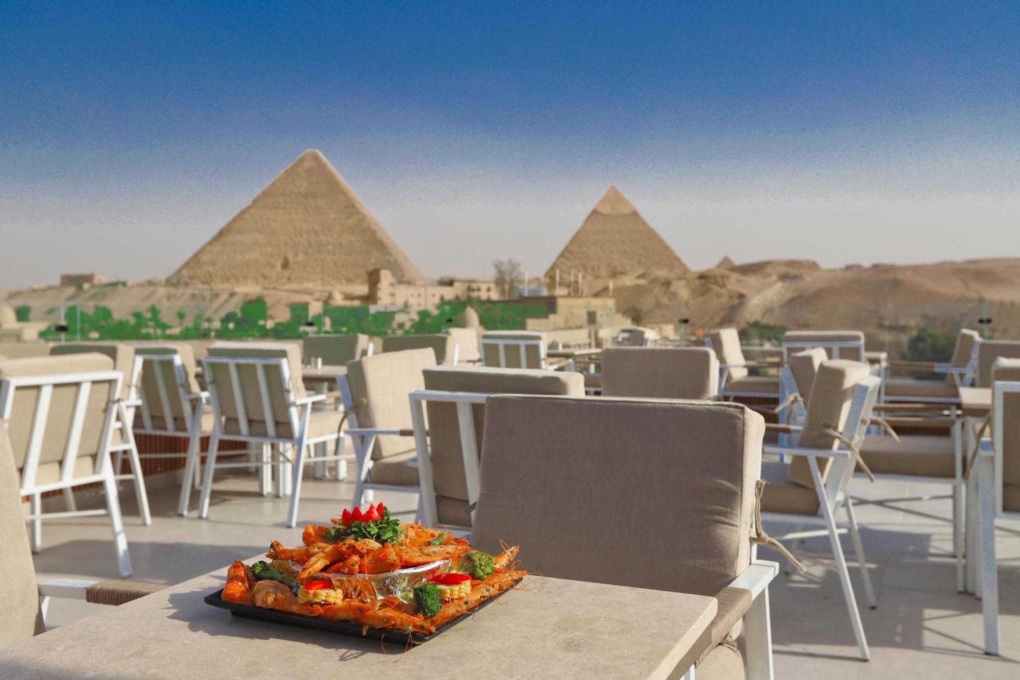 Gaia Pyramids Gasthof *
