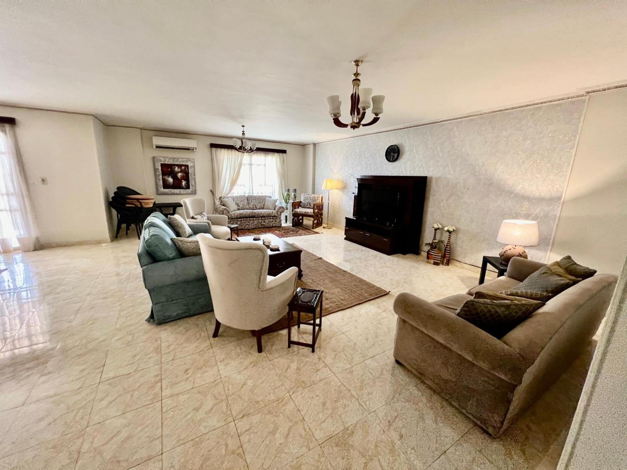 Luxurious 3 Bedroom Rustic Overlooking Huge Garden - For Families And Couples Cairo