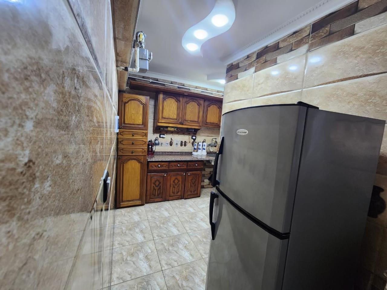 مكيفة ميامي ع البحر مباشرةً * Alexandria