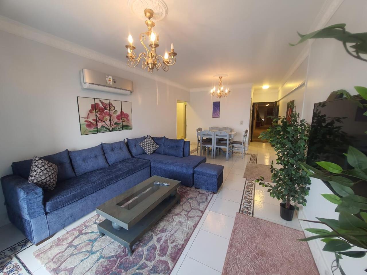 Apartment Square - Brand New Luxury With Stunning Sea View *