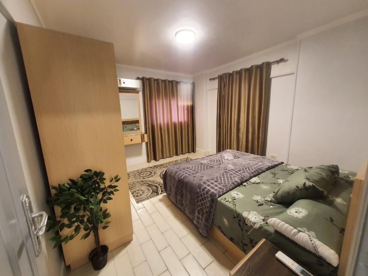 Apartment Square - Brand New Luxury With Stunning Sea View