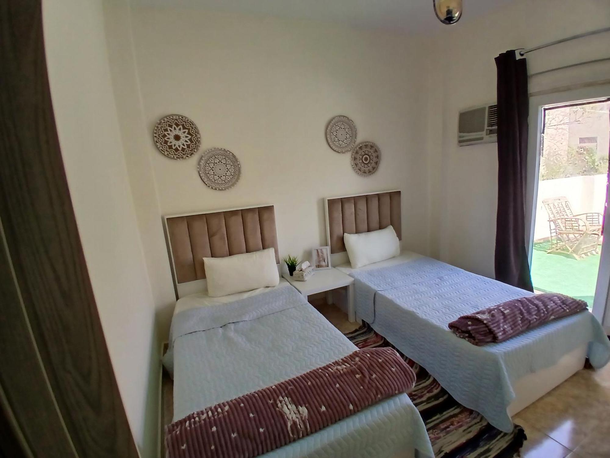 Villa In A Compound With A Rooftop In Sheikh Zayed