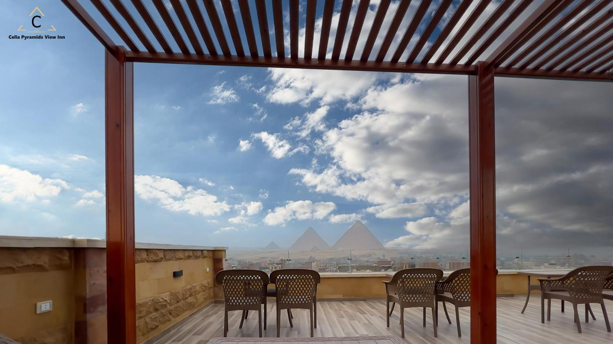 Moon Pyramids * Nazlet el-Sîsi
