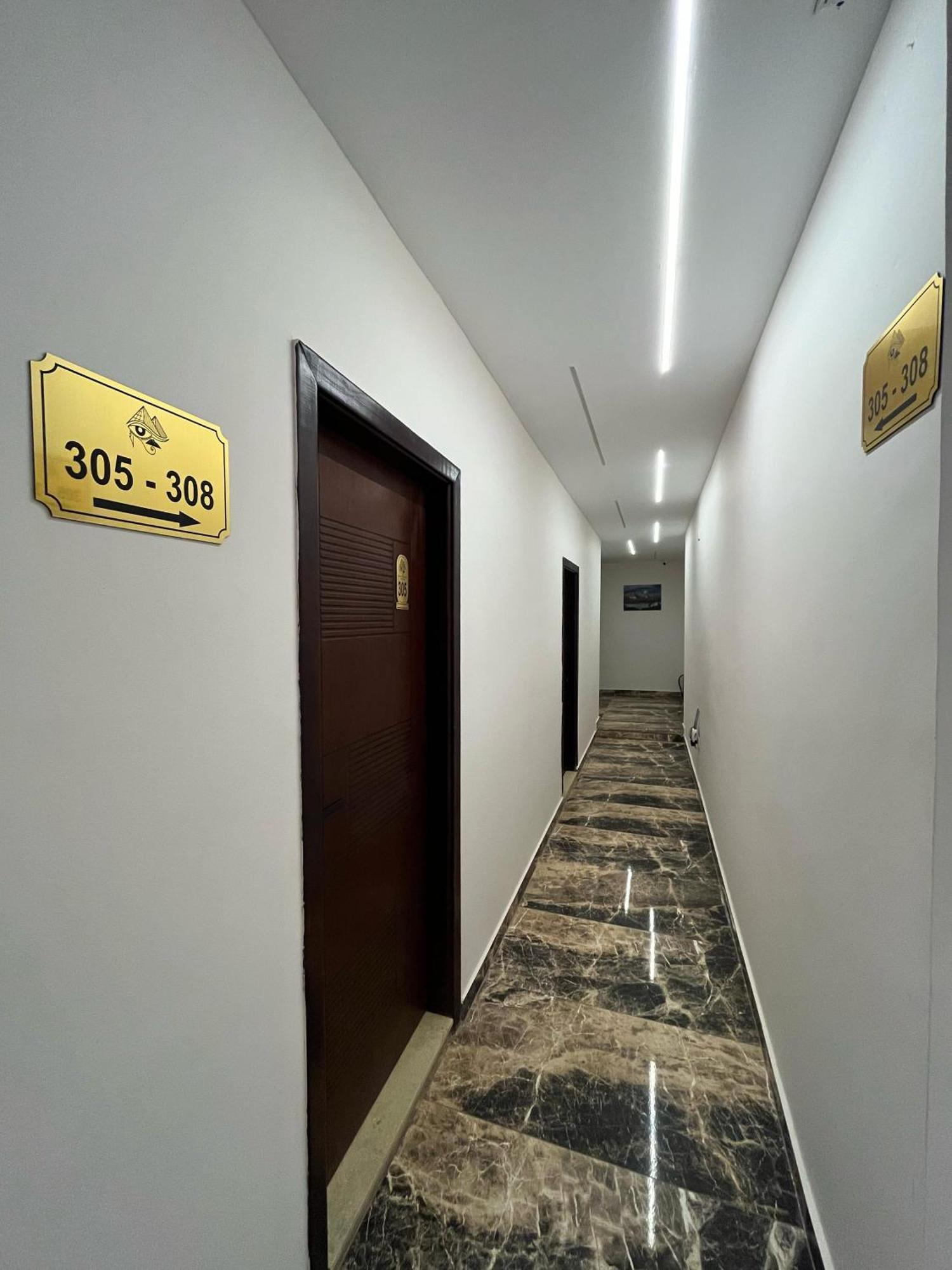 Shadow Pyramids And Jacuzzi Hostel