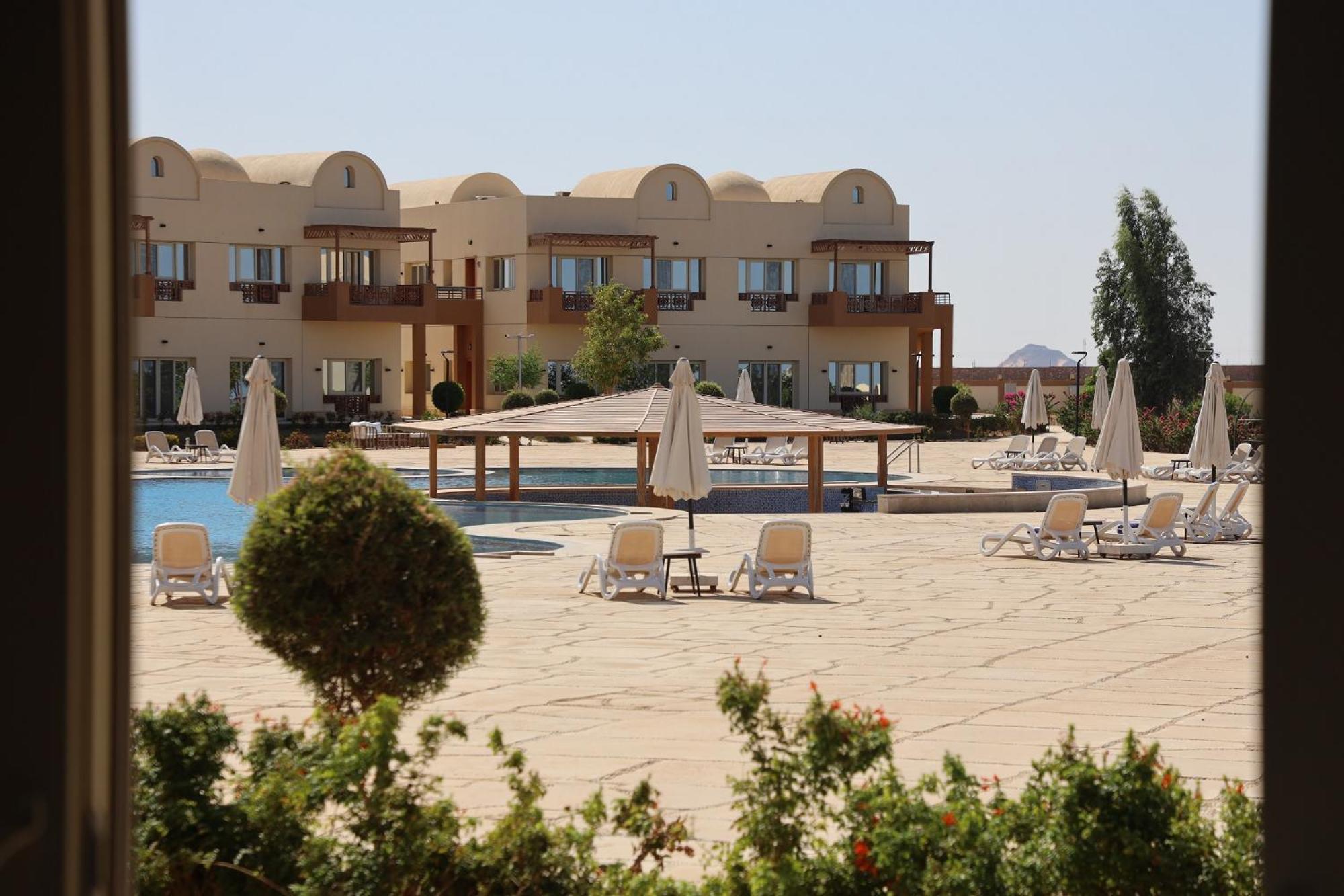 Azal Lagoons 5*