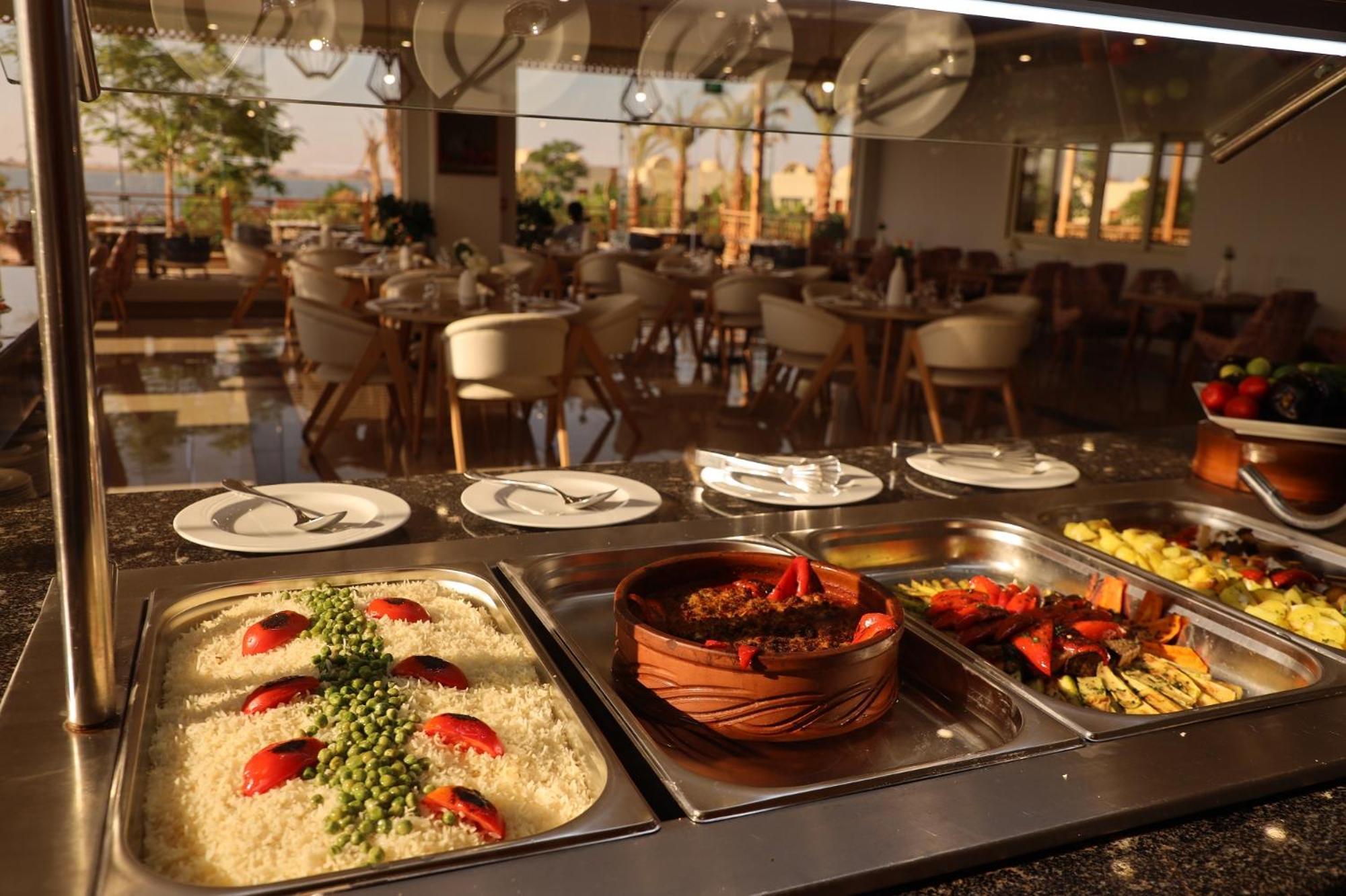 Azal Lagoons 5*