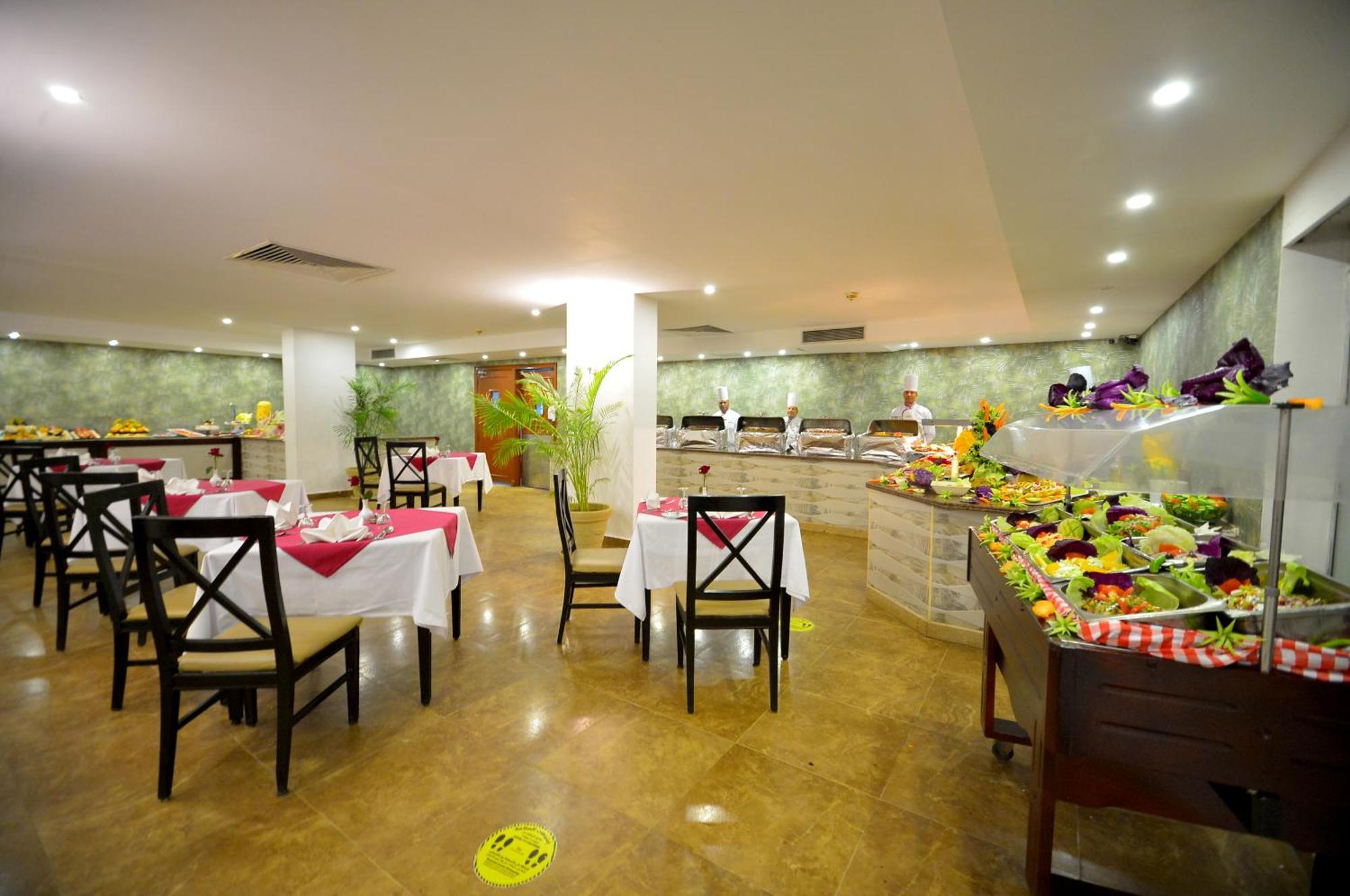 Resort Falcon Naama Star