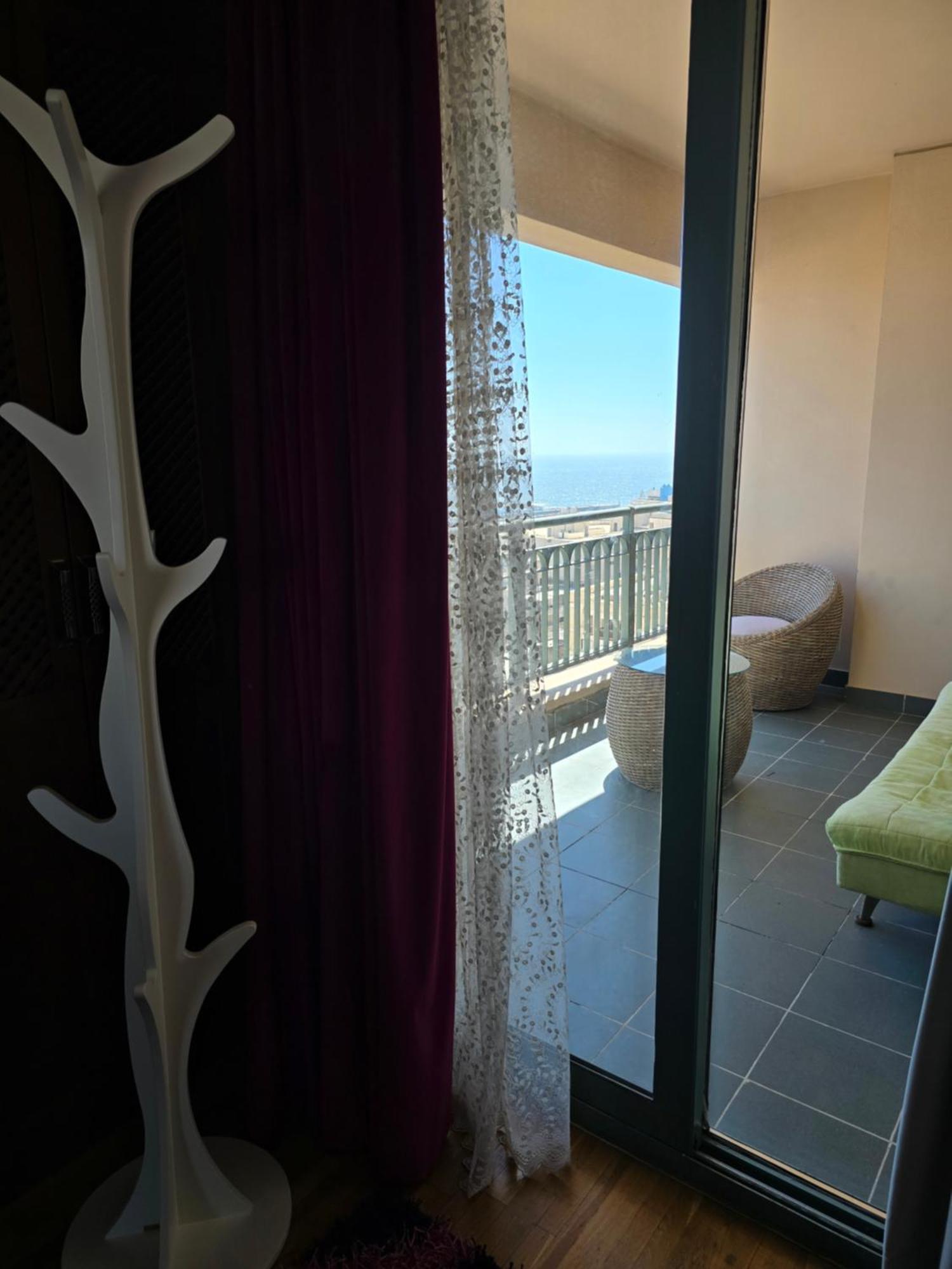 Apartment Grand Plaza San Stefano: Luxury With Mall Access *