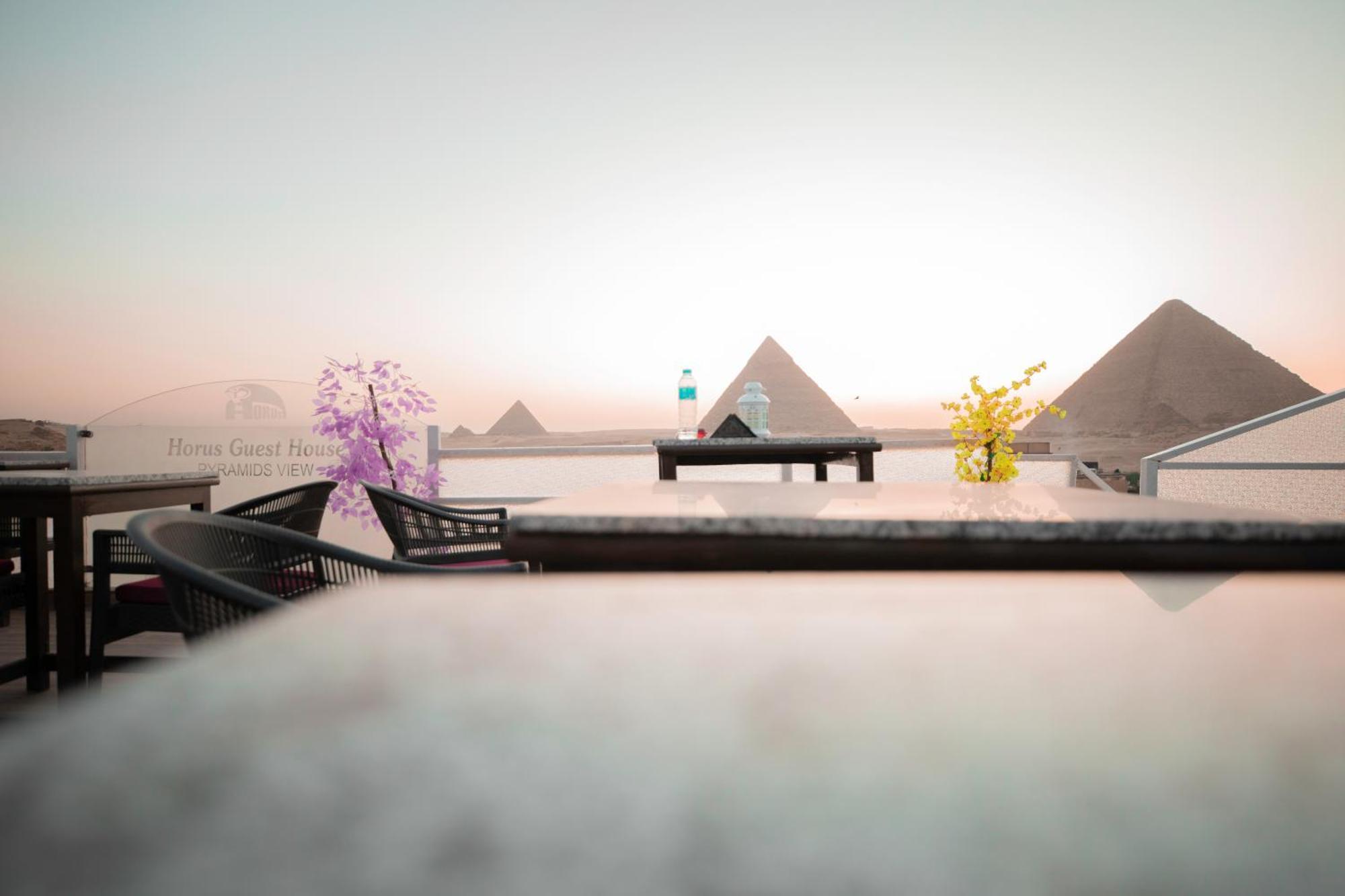 Horus Pyramids * Kafret el-Gabal