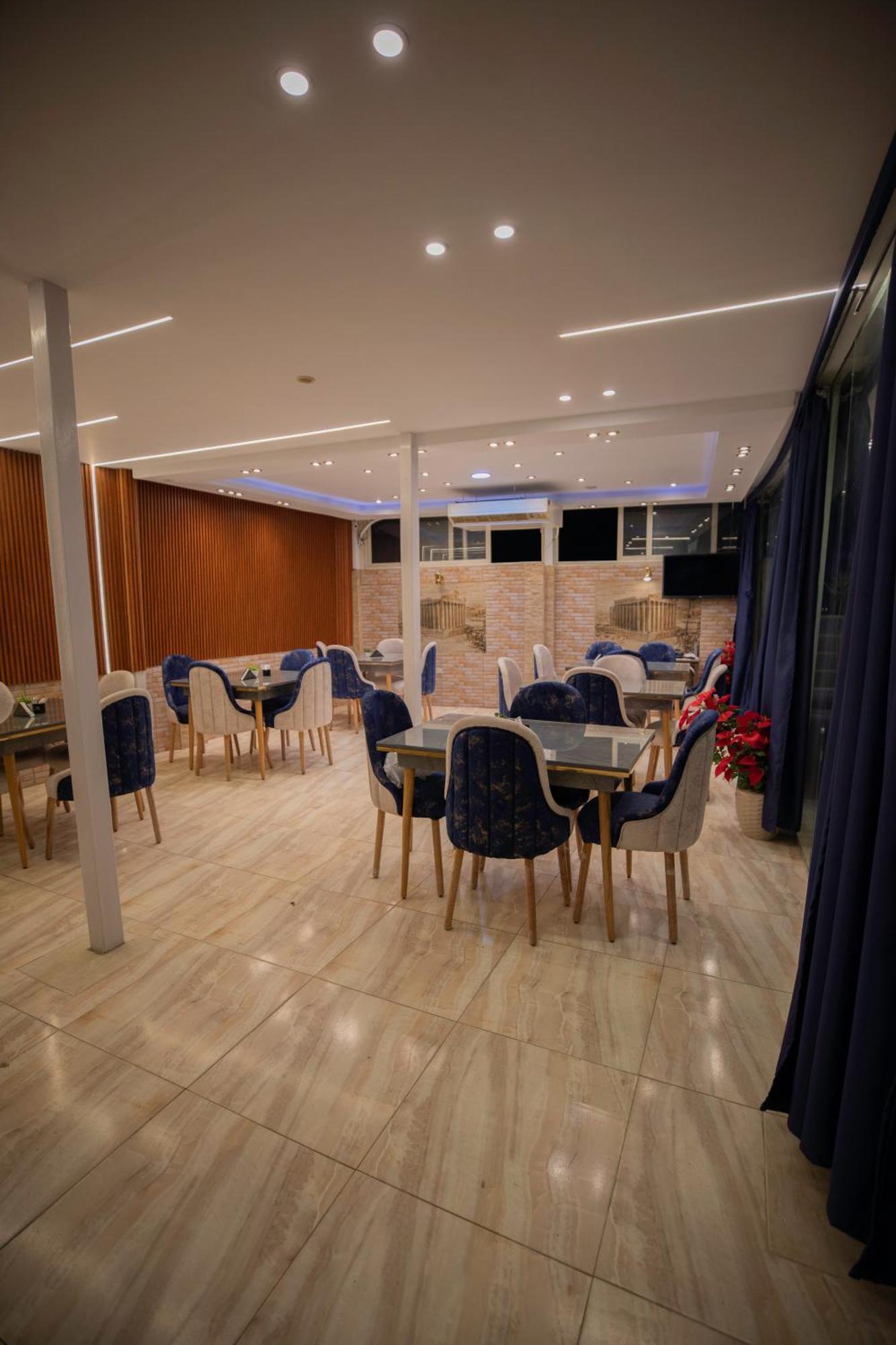 Horus Pyramids Hostel *