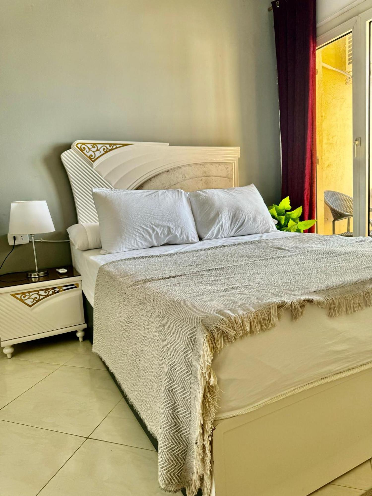 Luxury Sporting Direct Sea View Apartment